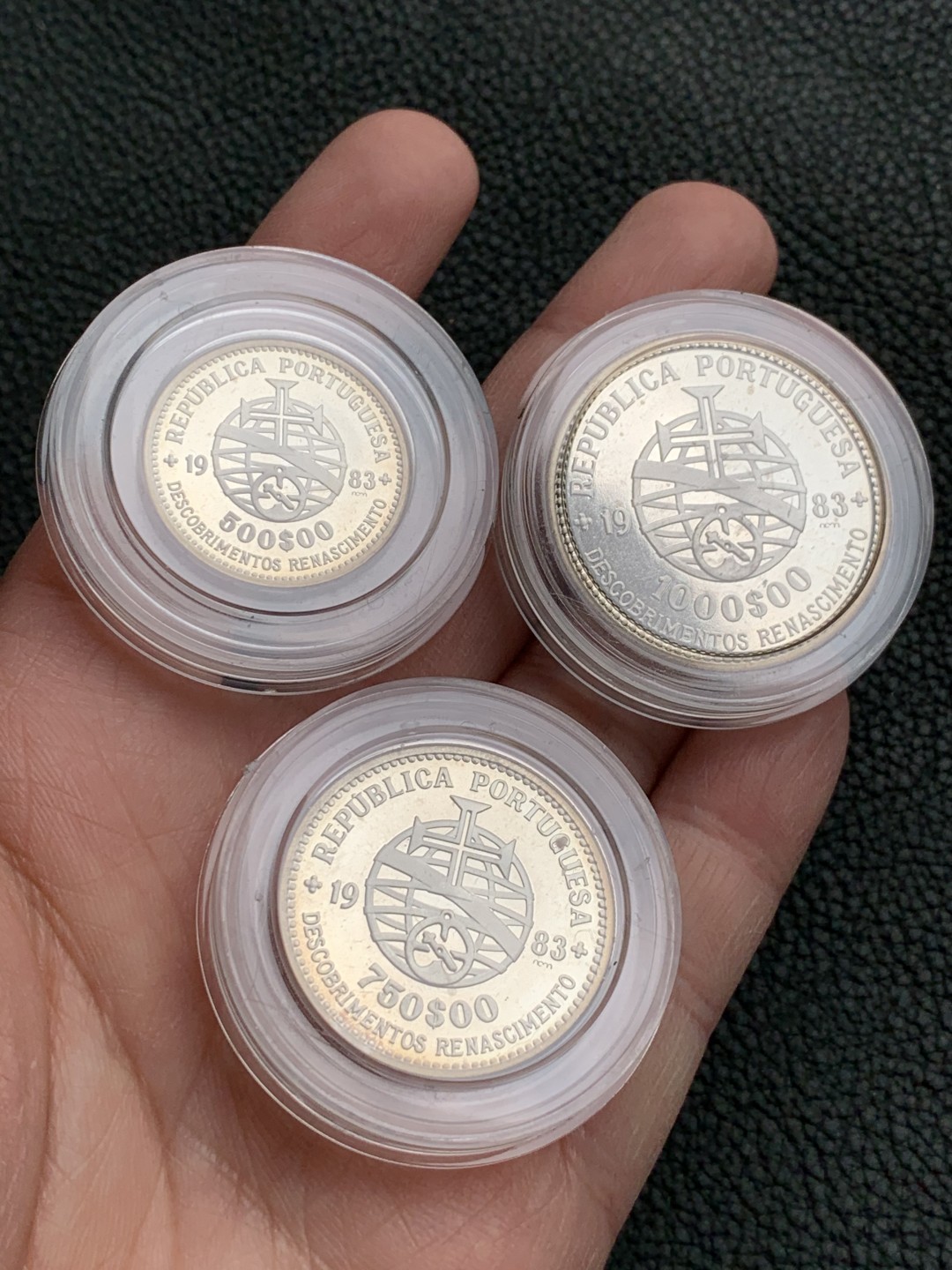 《竞宝斋》第140场-周日，周一，周四 3拍 (全场包邮) 葡萄牙 1983年 欧洲世博会纪念 500/750/1000埃斯库多精制银币 原盒证书非常难得 平时都是见到普制没有精制