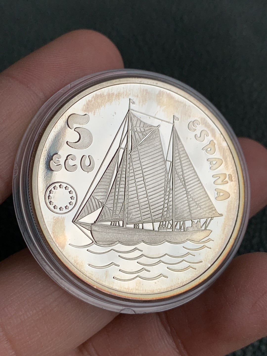 《竞宝斋》第140场-周日，周一，周四 3拍 (全场包邮) 西班牙1993年 5ECU 大帆船 精制大银币 33.6克 原盒证书