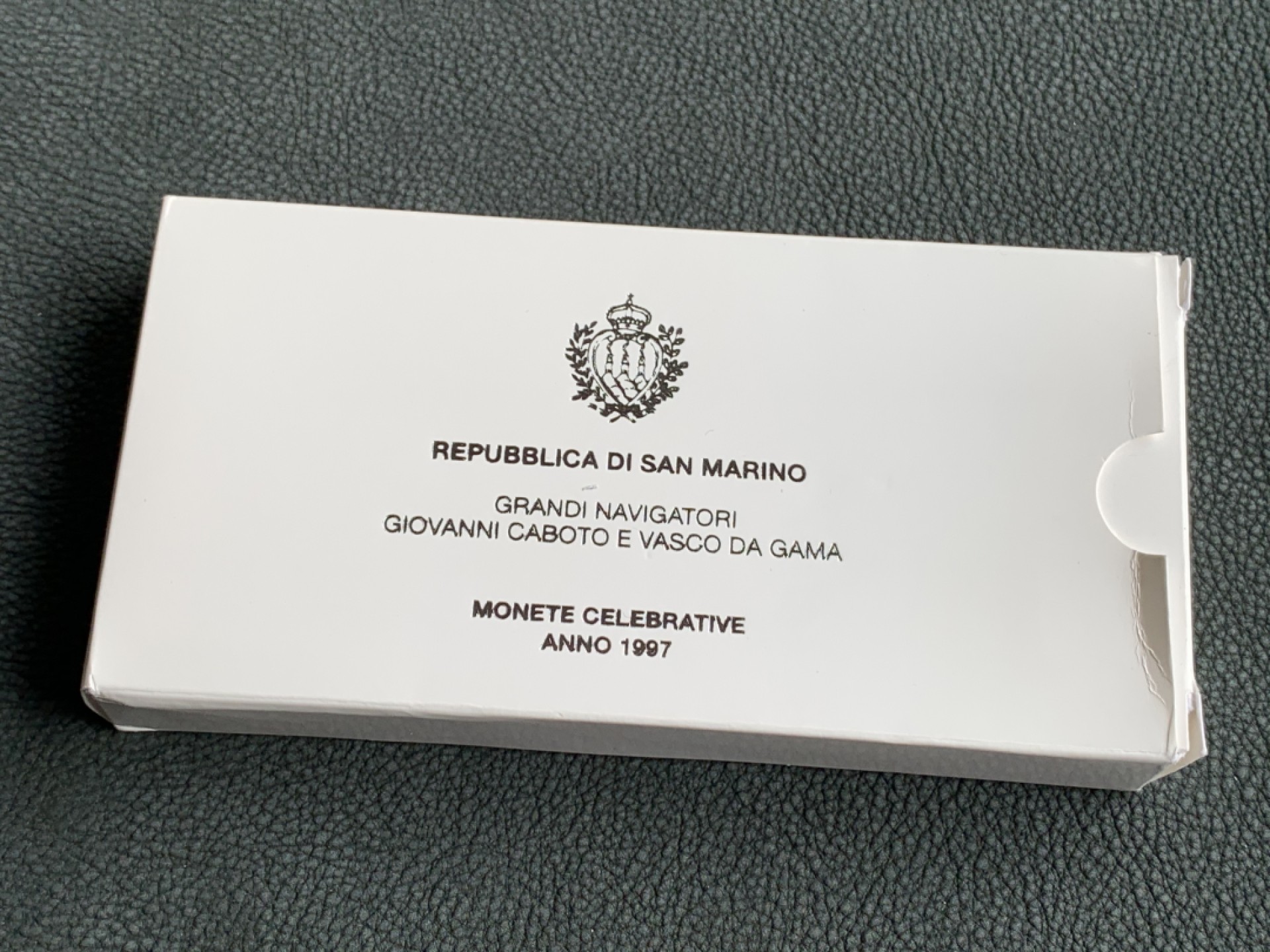 《竞宝斋》第140场-周日，周一，周四 3拍 (全场包邮) 圣马力诺1997年 帆船系列 5000/10000里拉 精制银币 原盒证书