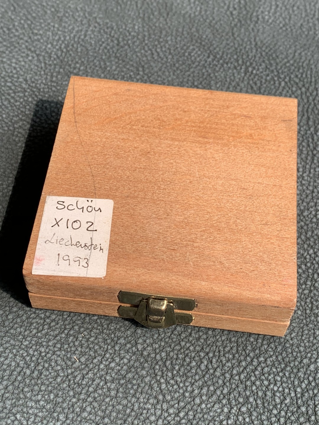 《竞宝斋》第140场-周日，周一，周四 3拍 (全场包邮) 列支敦士登 1993年 20ECU精制大银币 木盒证书