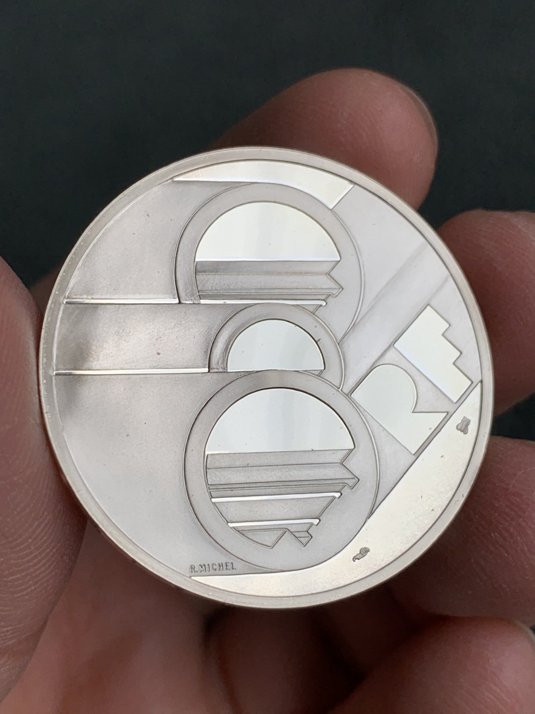 《竞宝斋》第140场-周日，周一，周四 3拍 (全场包邮) 法国1994年 英吉利隧道开通 100法郎精制大银币 原盒证书