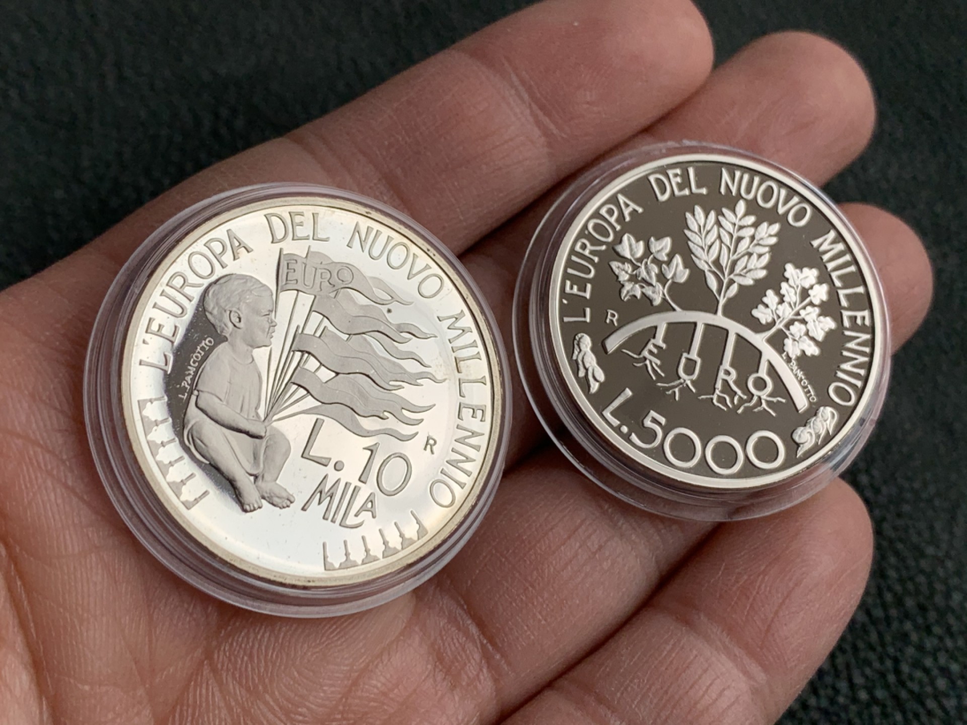 《竞宝斋》第140场-周日，周一，周四 3拍 (全场包邮) 圣马力诺1998年 千禧年系列 5000/10000里拉 精制银币 原盒证书