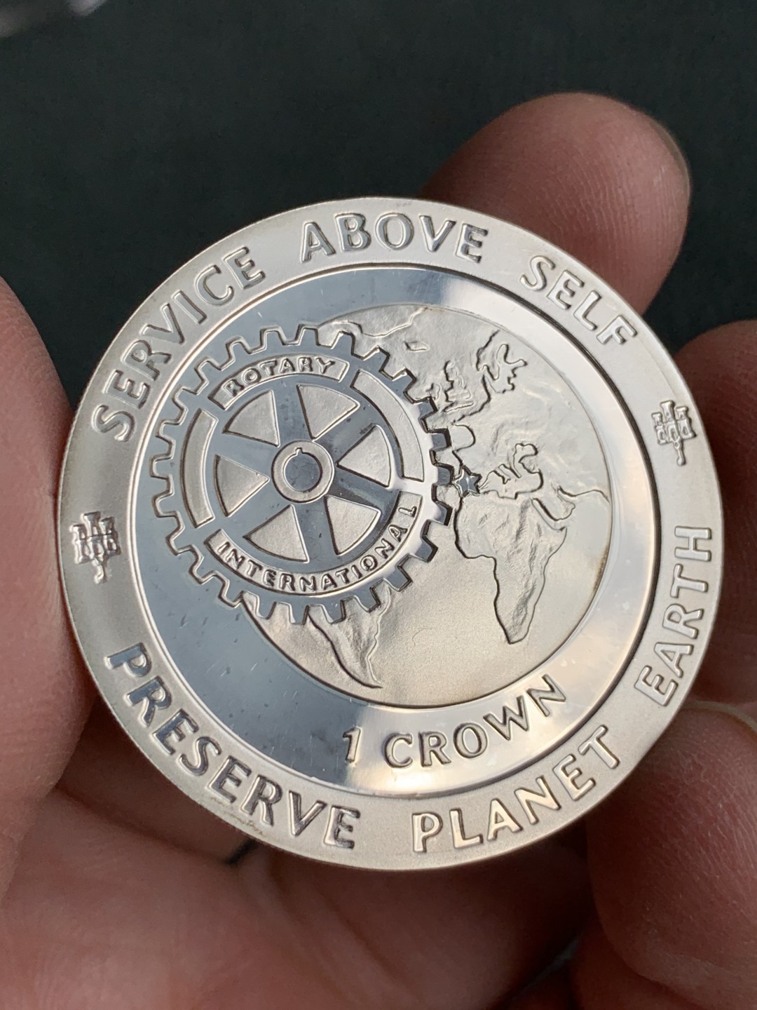 《竞宝斋》第140场-周日，周一，周四 3拍 (全场包邮) 直布罗陀1991年 1克朗地球图案 大银币 木盒证书