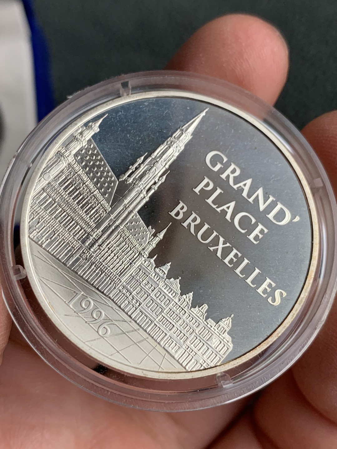 《竞宝斋》第140场-周日，周一，周四 3拍 (全场包邮) 法国1996年 布鲁塞尔大教堂 100法郎精制大银币 原盒证书