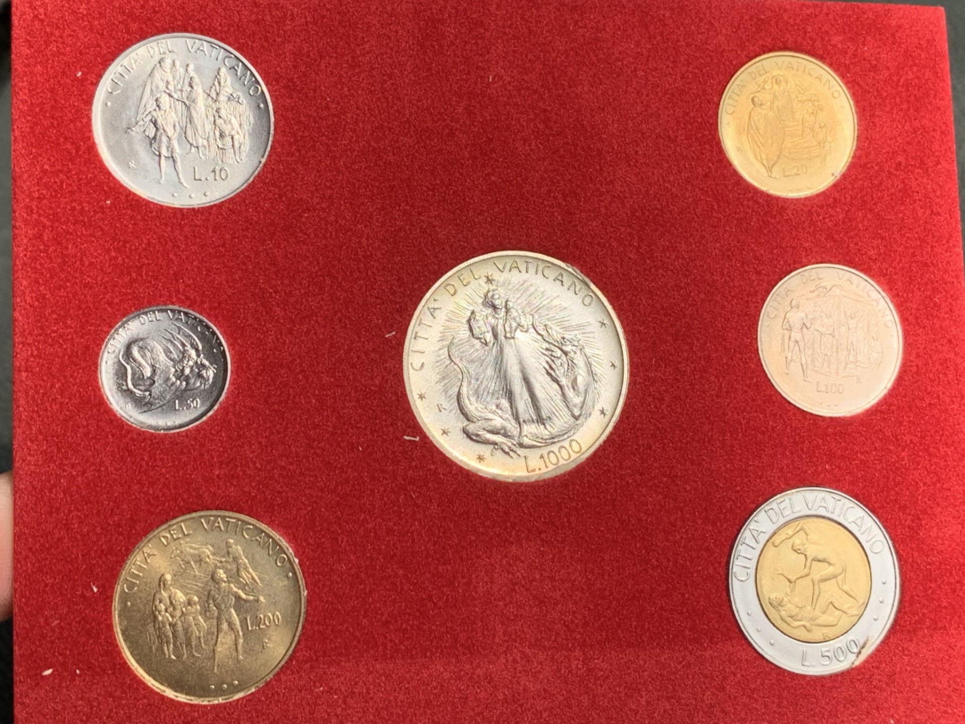 《竞宝斋》第140场-周日，周一，周四 3拍 (全场包邮) 梵蒂冈1995 圣母降龙 七枚套 其中1000里拉是银币 非常罕见