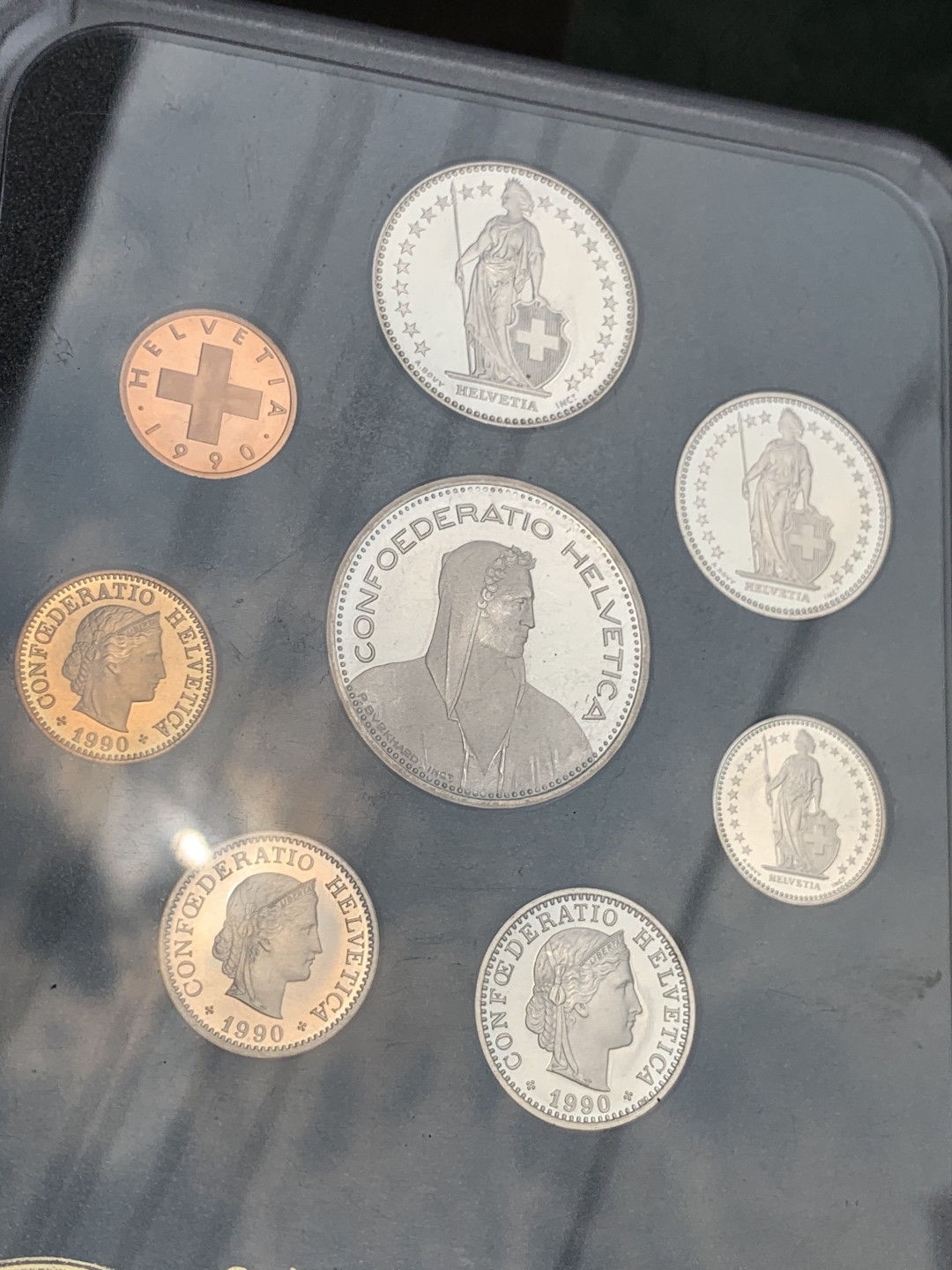 《竞宝斋》第140场-周日，周一，周四 3拍 (全场包邮) 瑞士1990年 八枚套不同面值 原厂封装精制PROOF 套币