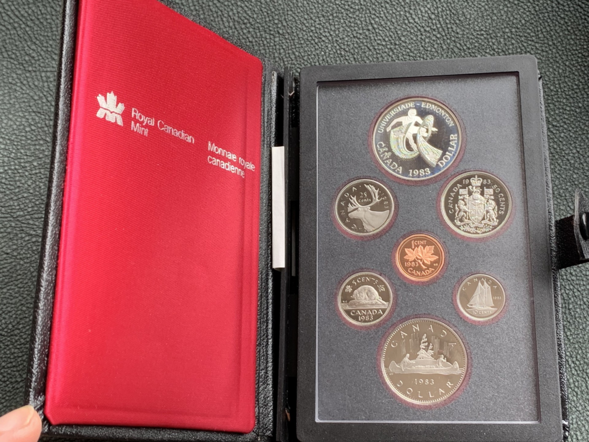 《竞宝斋》第140场-周日，周一，周四 3拍 (全场包邮) 加拿大 1983年 精制七枚套 其中最大1元是银币 原盒证书