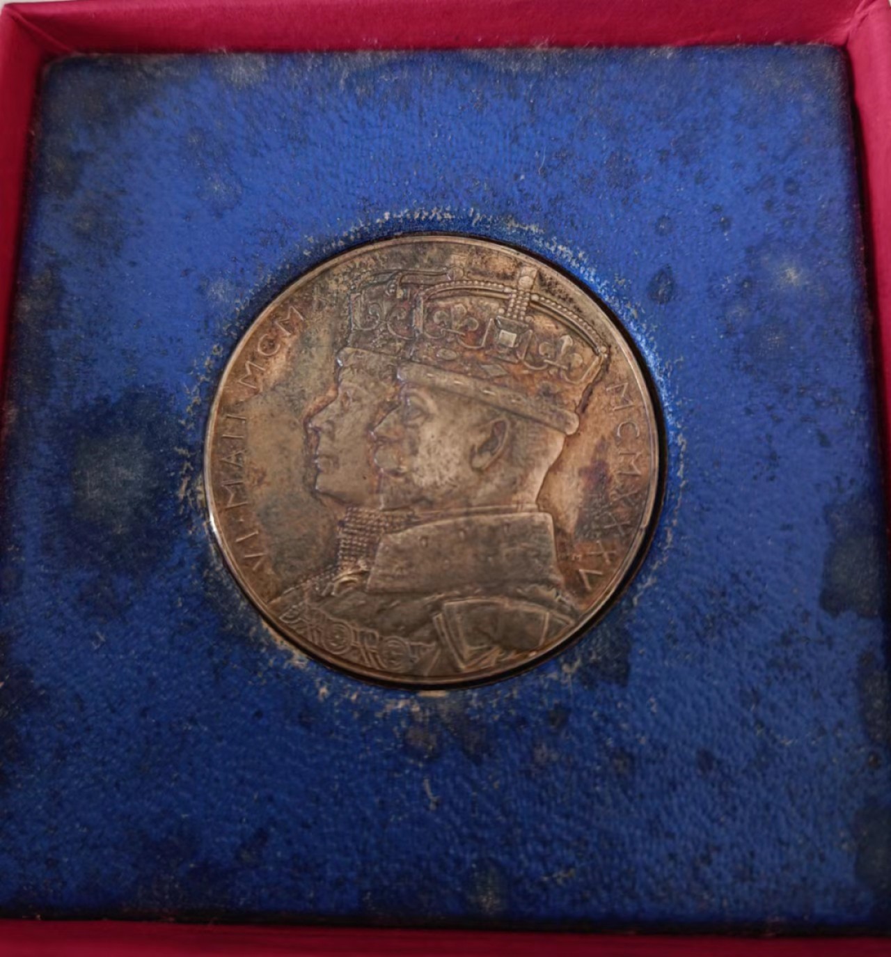 欧洲勋章纪念章第九期 1935年乔治五世登基25周年银章，31mm，原盒好包浆。
