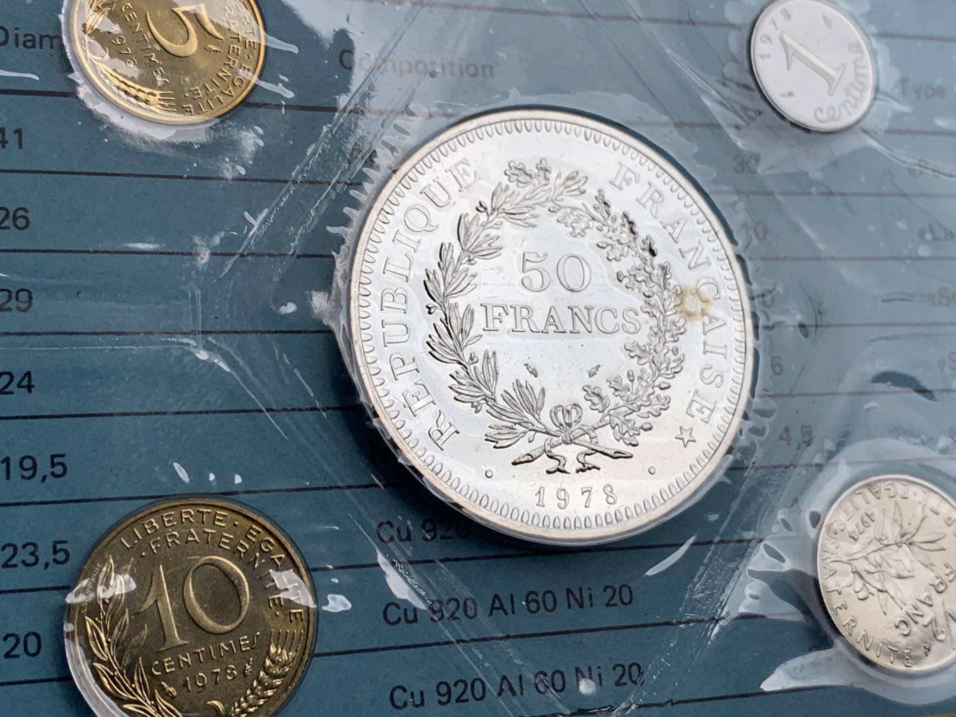 《竞宝斋》第140场-周日，周一，周四 3拍 (全场包邮) 法国1978年 九枚套 大力神50法郎是30克大银币 原盒证书