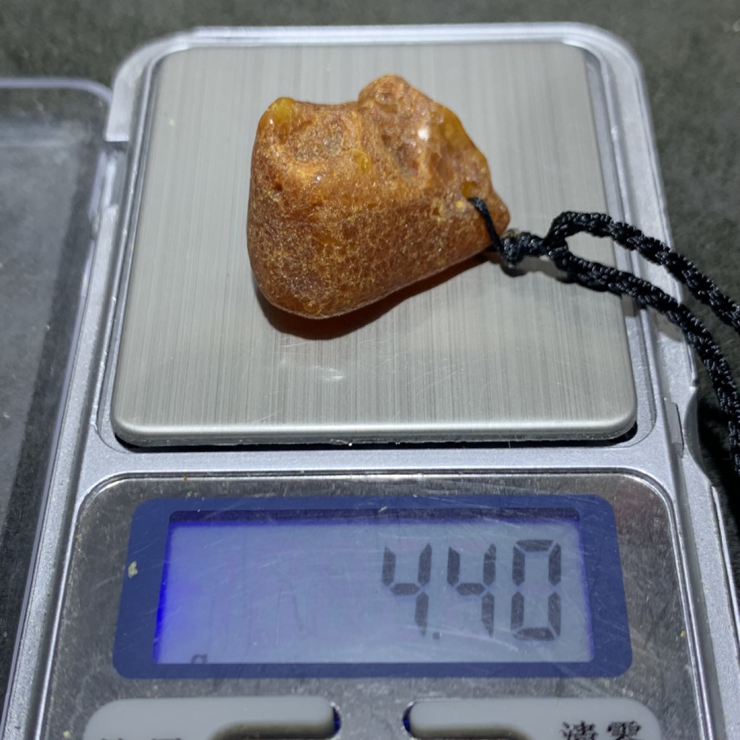 精品橘皮纹蜜蜡随形原石吊坠一块