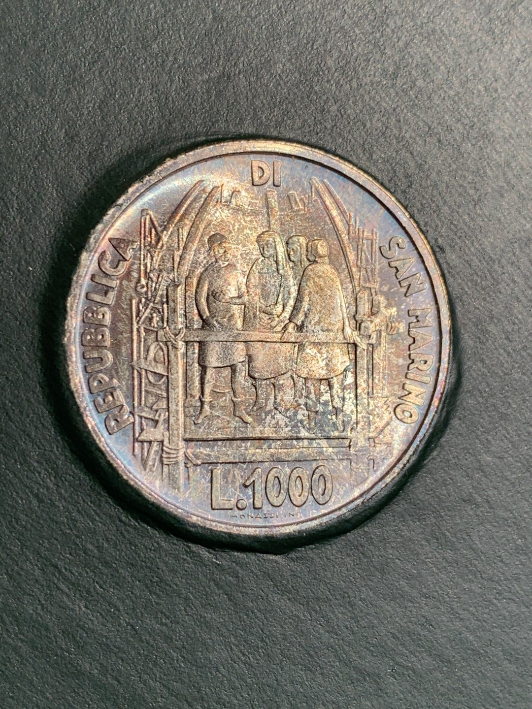 《竞宝斋》第140场-周日，周一，周四 3拍 (全场包邮) 圣马力诺 1977年 六百周年纪念 1000里拉银币 五彩包浆