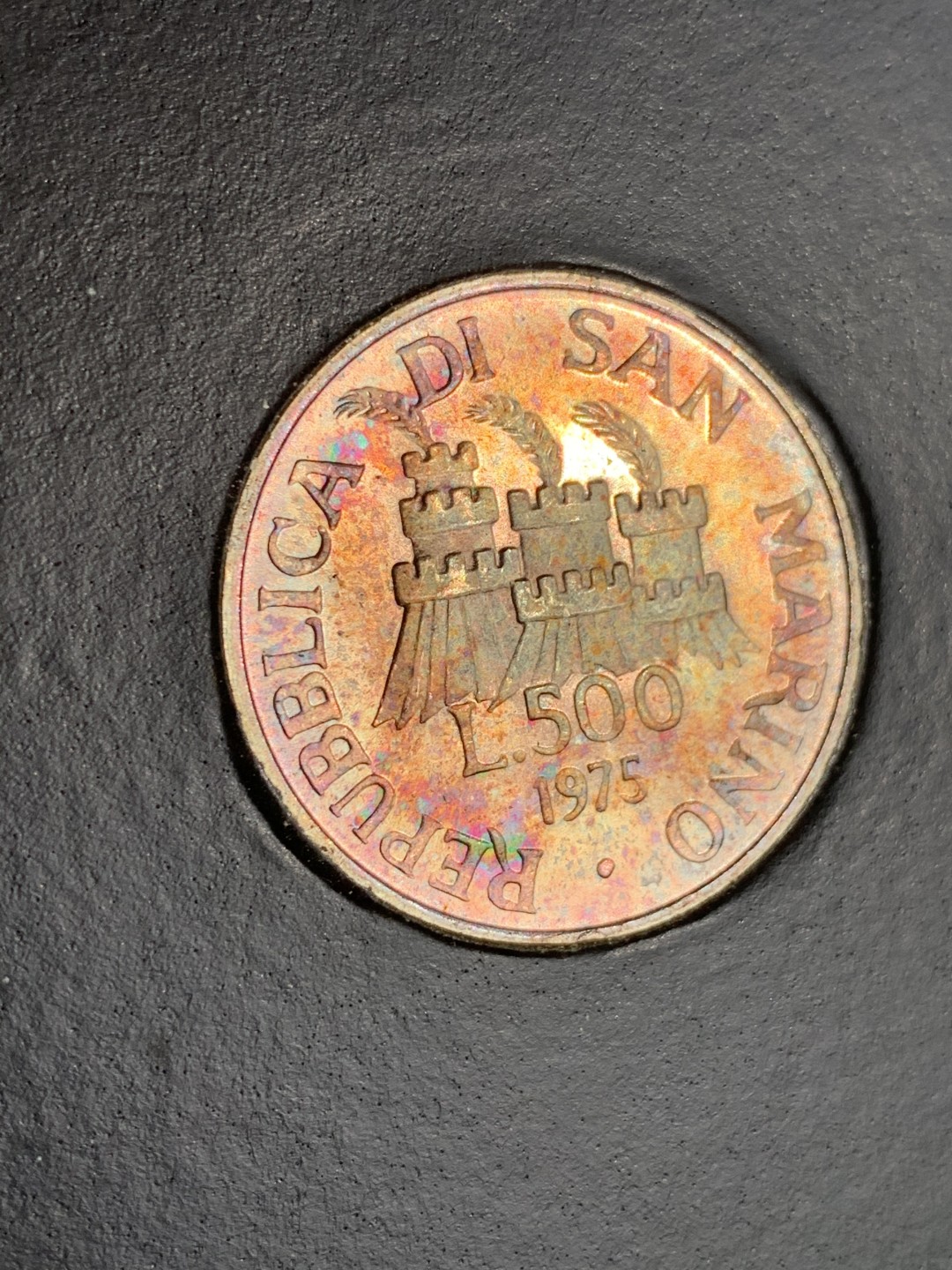 《竞宝斋》第140场-周日，周一，周四 3拍 (全场包邮) 圣马力诺 1975年 手工制币 500里拉银币 五彩包浆