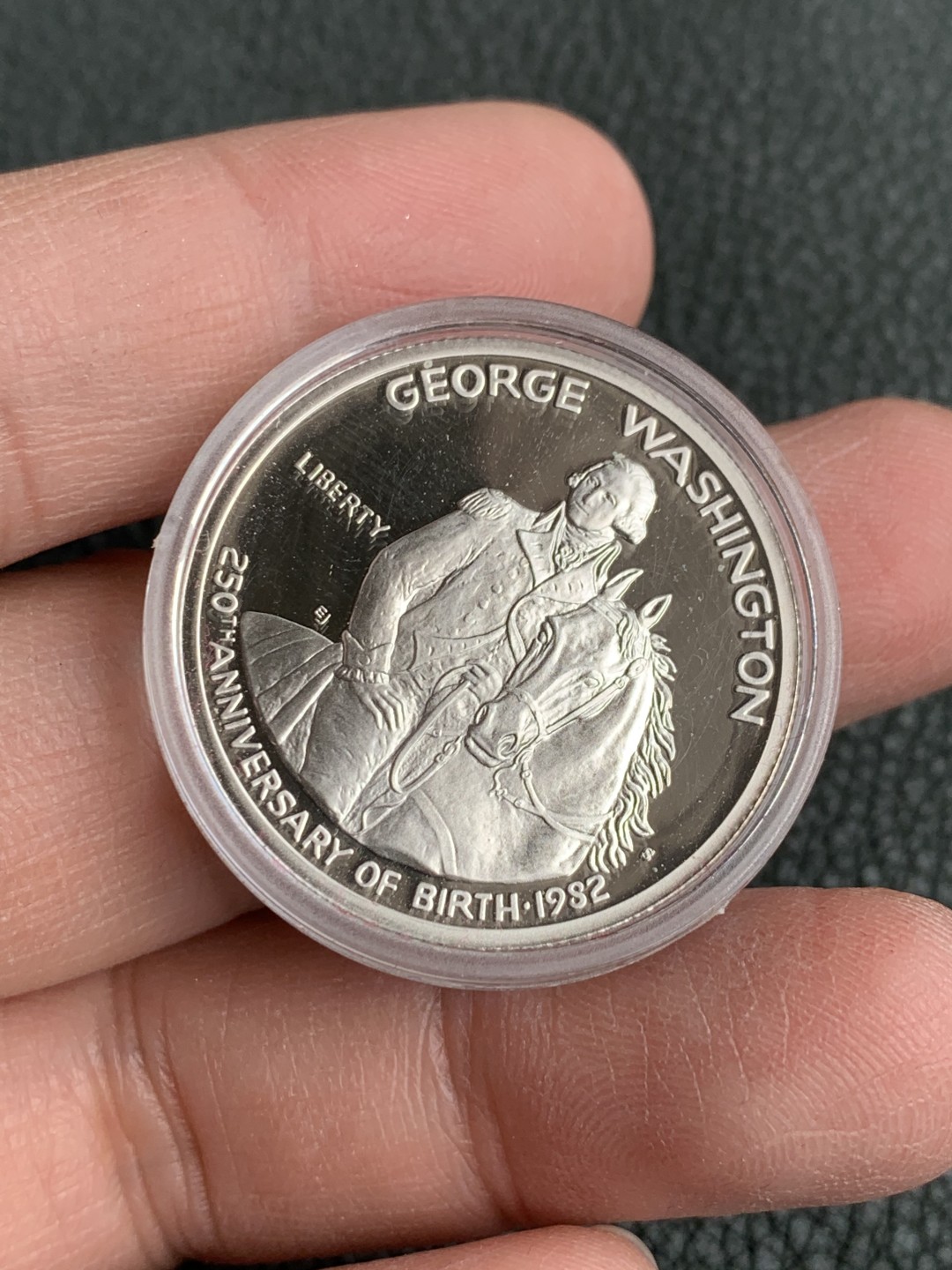 《竞宝斋》第140场-周日，周一，周四 3拍 (全场包邮) 美国1982年 华盛顿骑马 1/2美元 精制银币 原盒证书