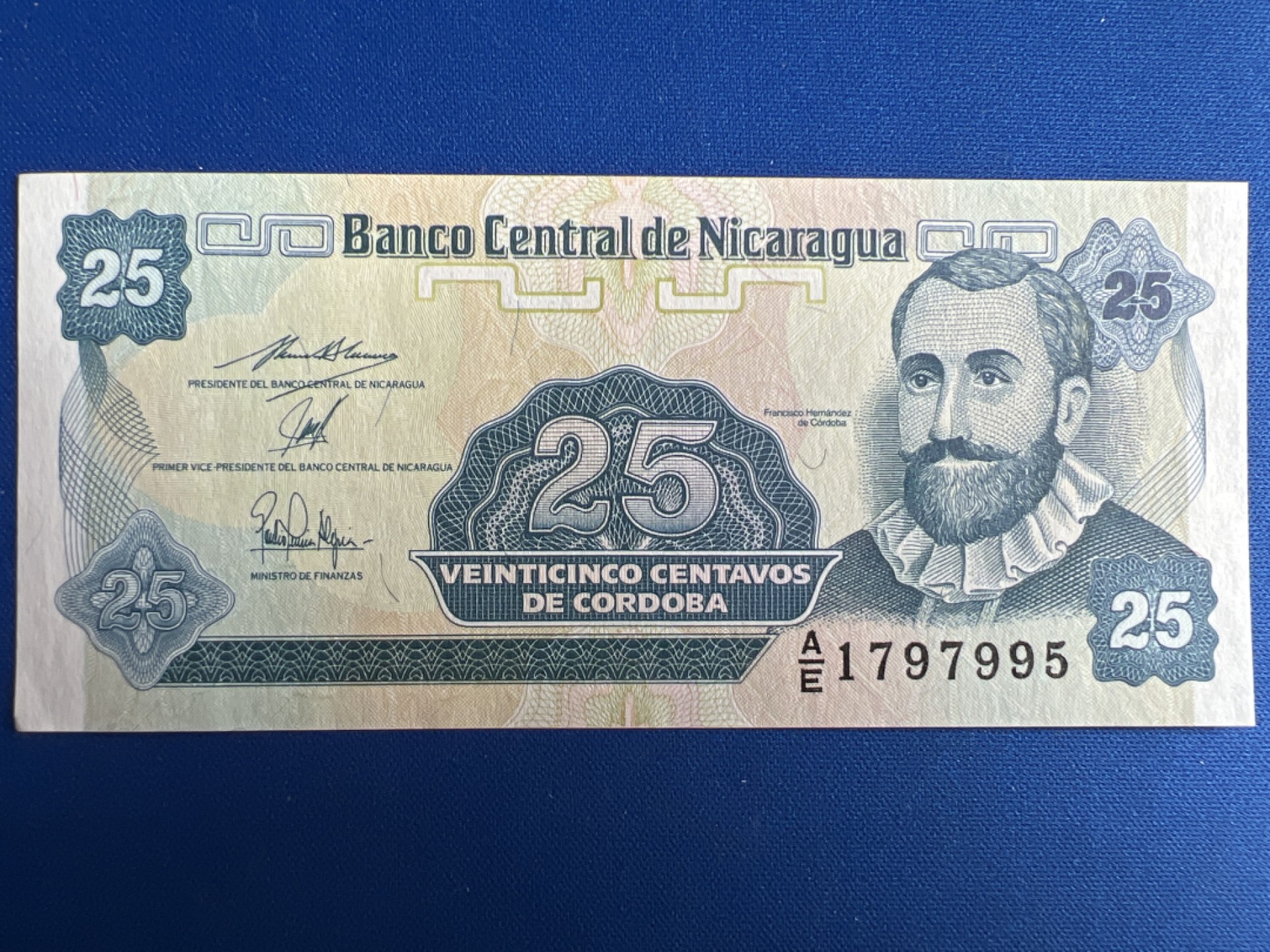 泡泡堂微拍第七十七幕纸币捡漏可累计专场👿👿，零佣金，零押金，累计满二十元包邮，接受代拍业务 尼加拉瓜25科多巴