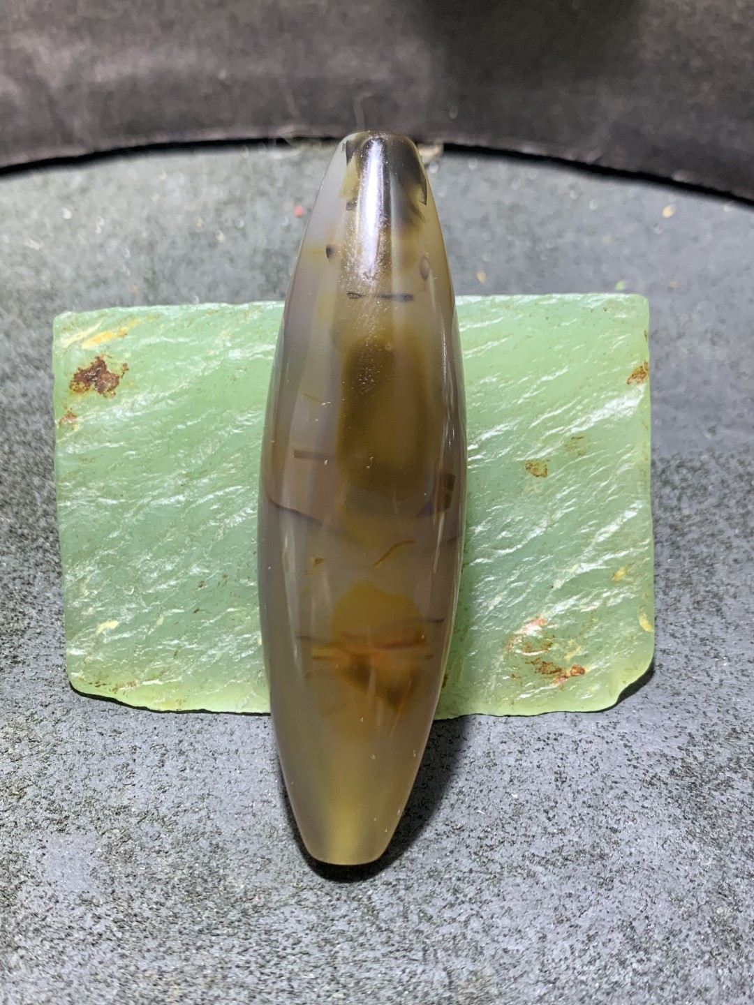 精美高玉化天珠型巴西玛瑙立体纹大桶珠一个，