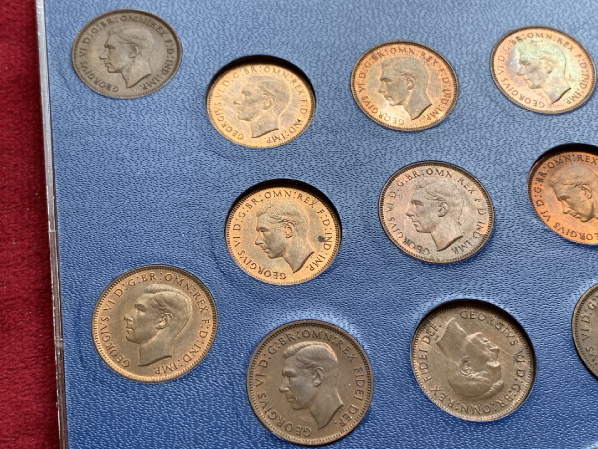 《竞宝斋》第140场-周日，周一，周四 3拍 (全场包邮) 英国 1937-1952年 乔六 法新铜币一套 带盒 状态不错