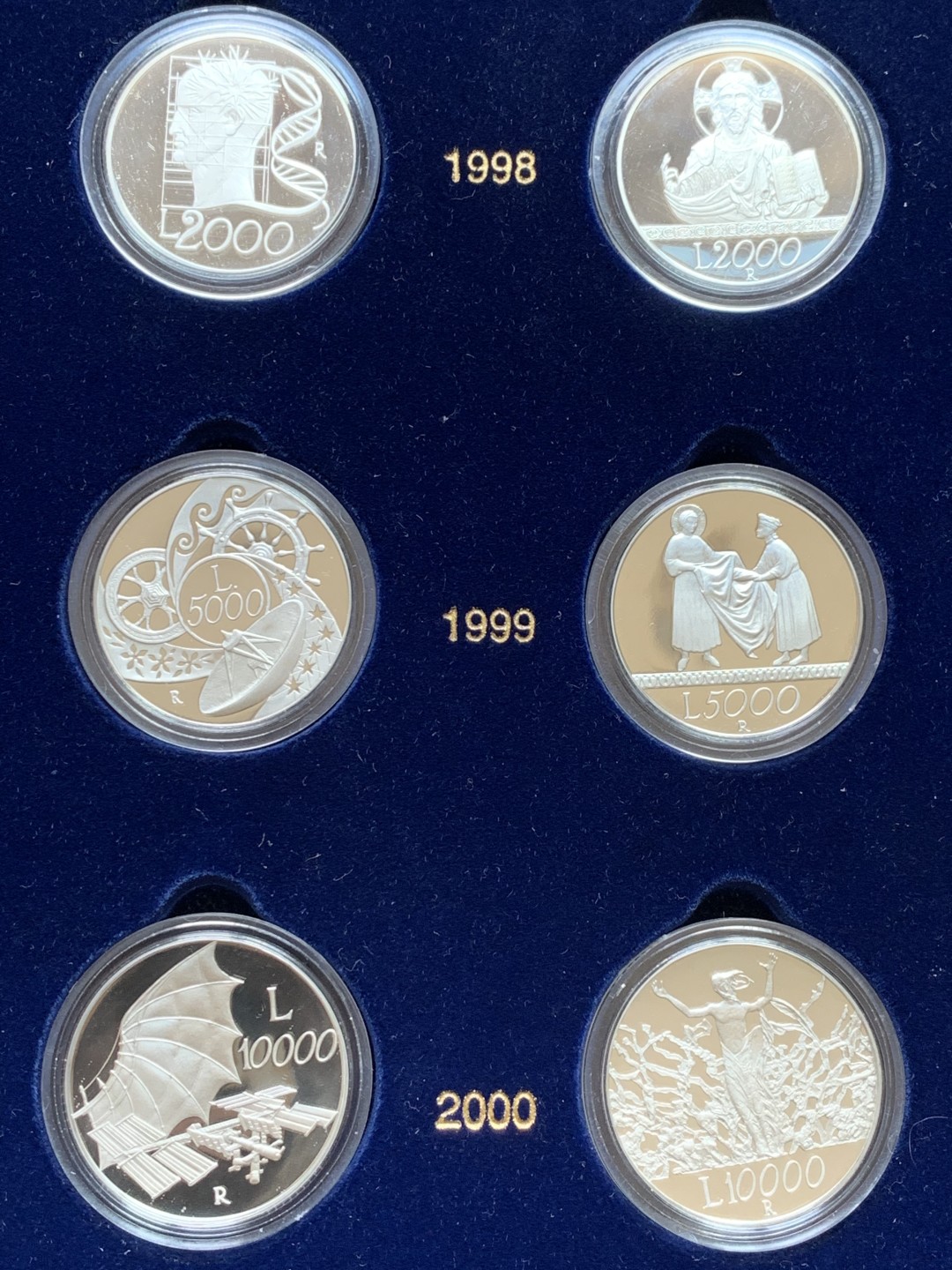 《竞宝斋》第140场-周日，周一，周四 3拍 (全场包邮) 精制版 原盒证书 意大利1998-2000年 千禧年六枚装 2000/5000/10000里拉 银币 完美品