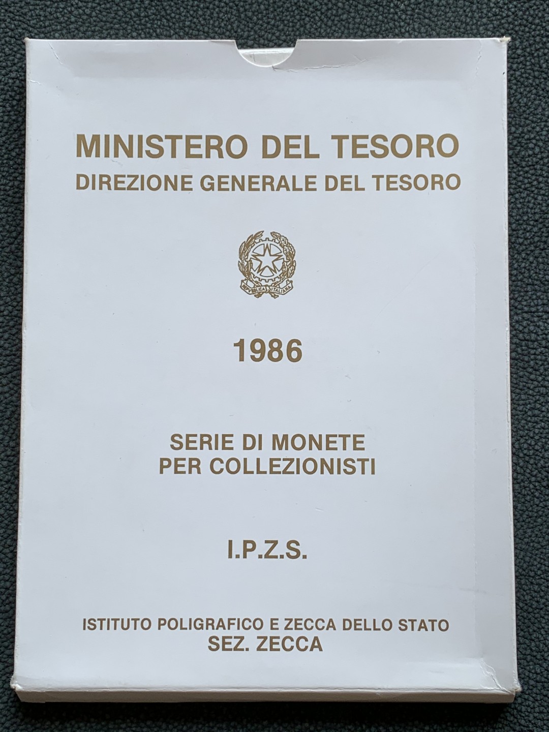 《竞宝斋》第140场-周日，周一，周四 3拍 (全场包邮) 意大利 1986年 精制版 原盒套币 状态堪称完美 带银币 太难得