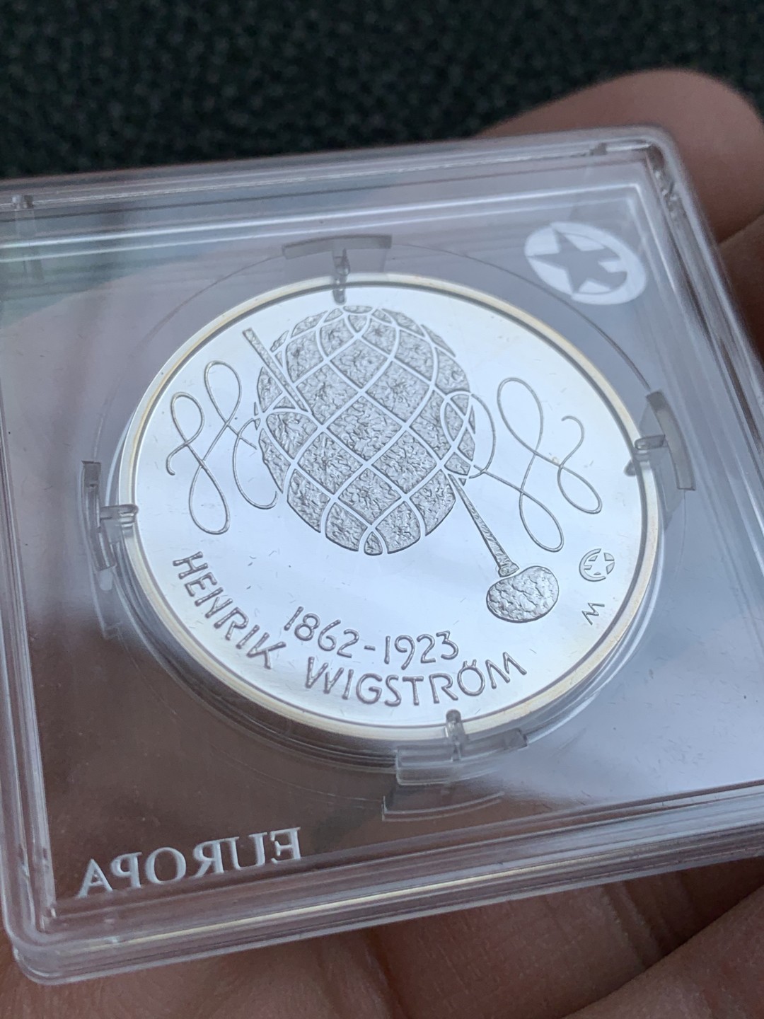 《竞宝斋》第140场-周日，周一，周四 3拍 (全场包邮) 欧洲之星 芬兰2012年亨利克威格斯特伦150周年诞辰纪念银币