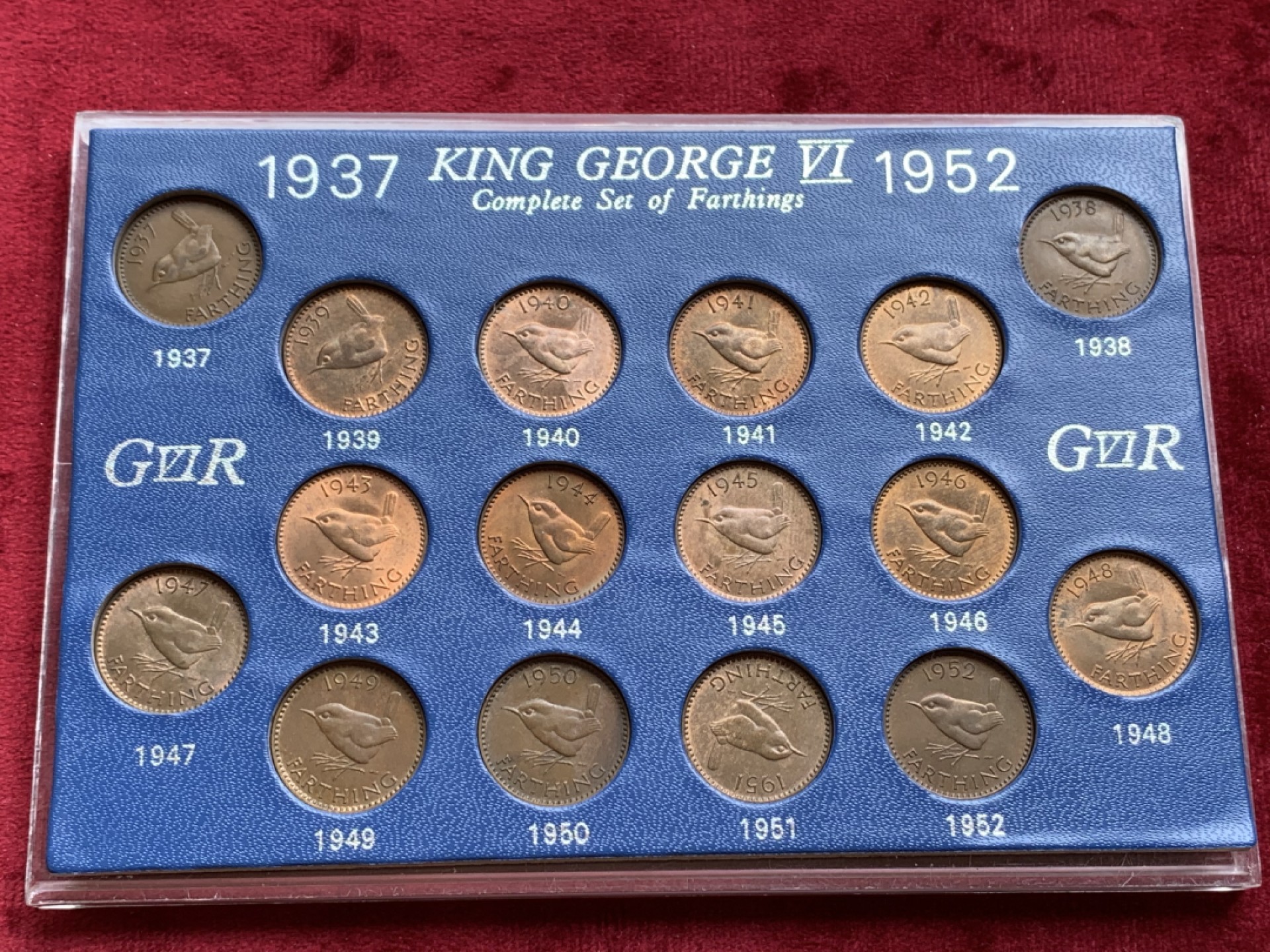 《竞宝斋》第140场-周日，周一，周四 3拍 (全场包邮) 英国 1937-1952年 乔六 法新铜币一套 带盒 状态不错