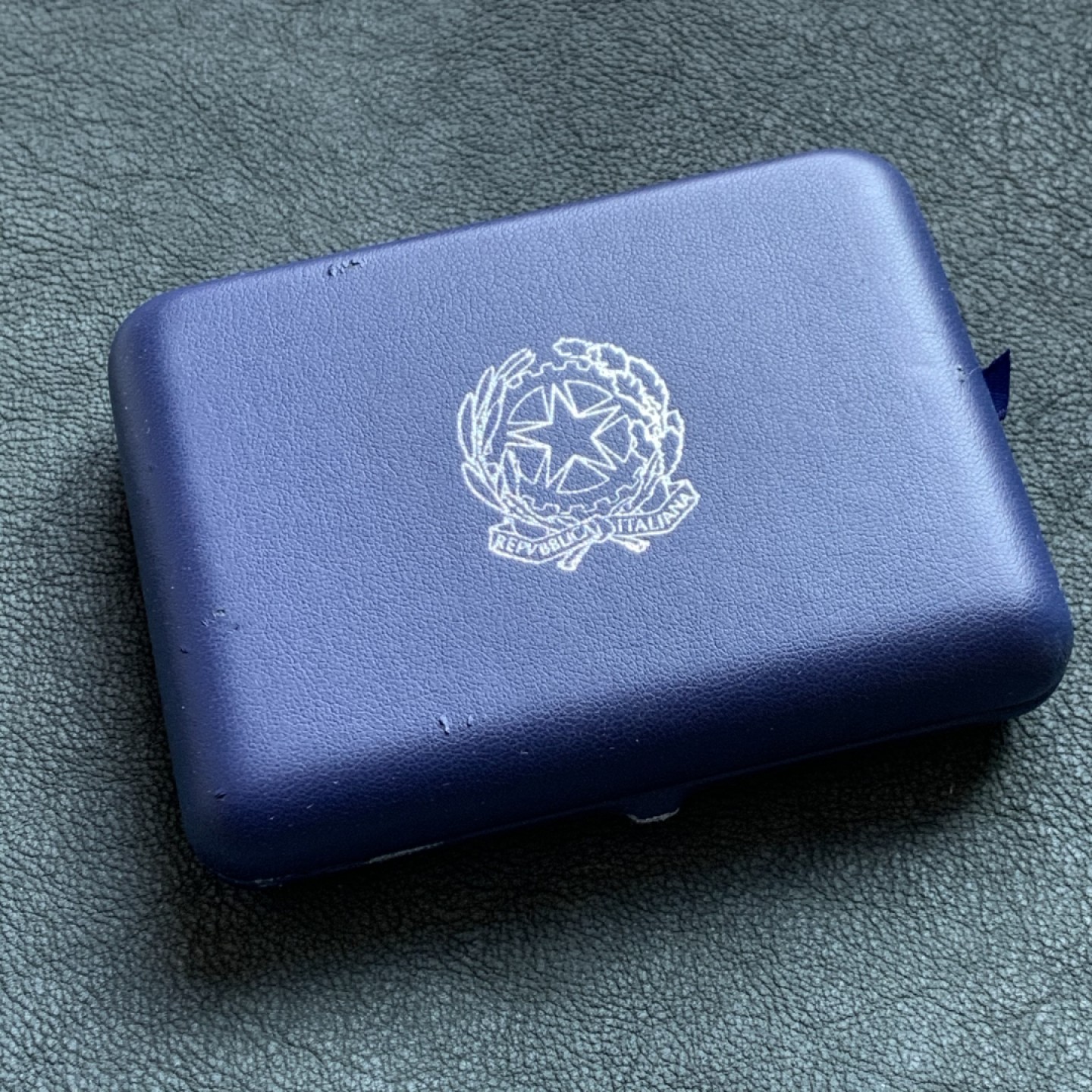 《竞宝斋》第140场-周日，周一，周四 3拍 (全场包邮) 意大利 2004年 克劳斯获奖币《蝴蝶夫人》精制制一对 925银18克+22克=40克 发行量 8000