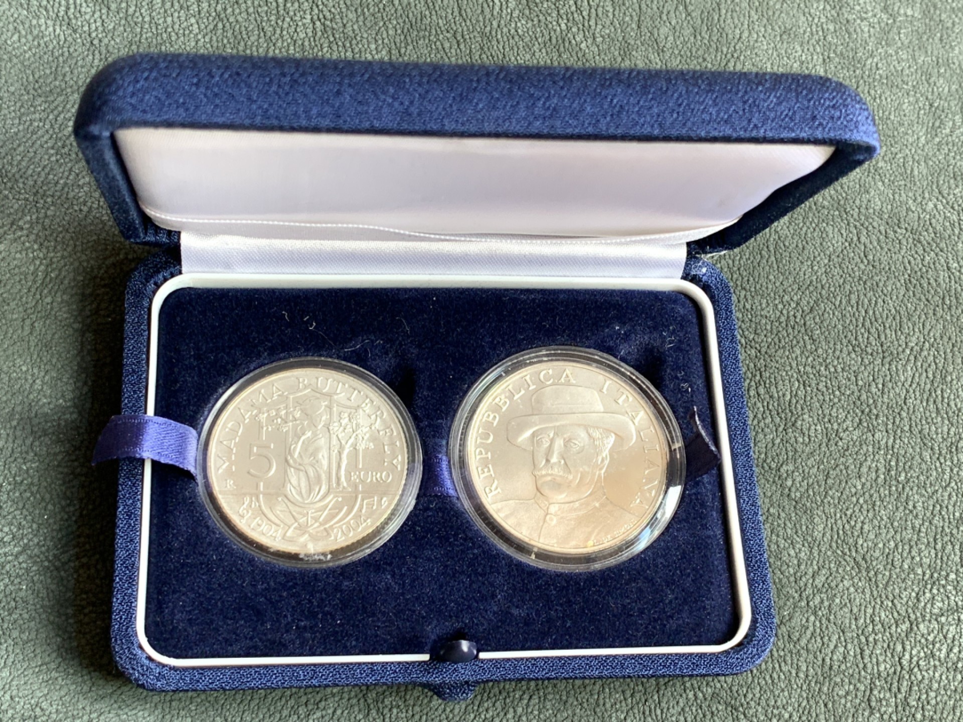 《竞宝斋》第140场-周日，周一，周四 3拍 (全场包邮) 意大利 2004年 克劳斯获奖币《蝴蝶夫人》普制一对 925银18克+22克=40克