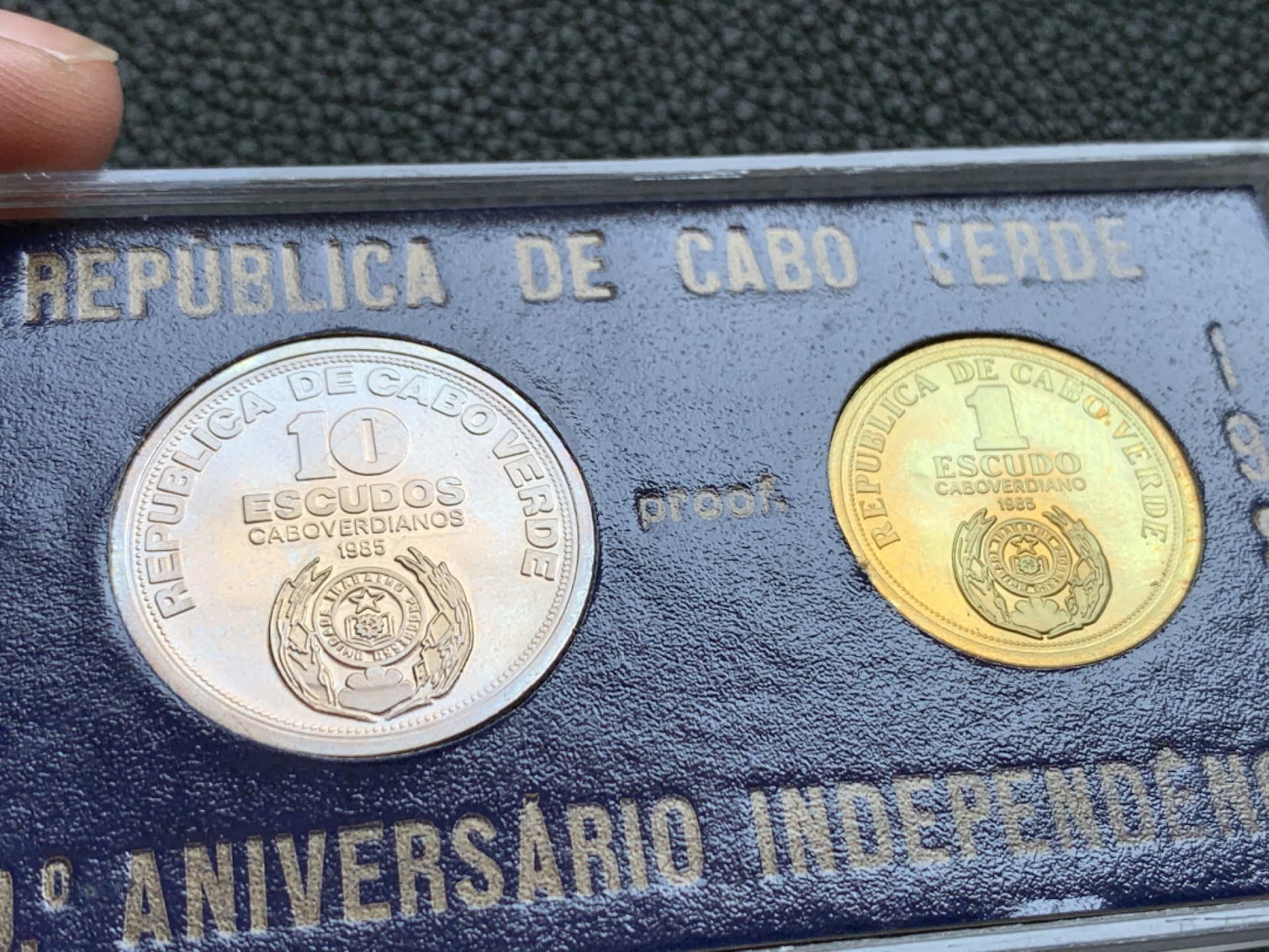 《竞宝斋》第140场-周日，周一，周四 3拍 (全场包邮) 佛得角1985年独立十周年精制原包装纪念币