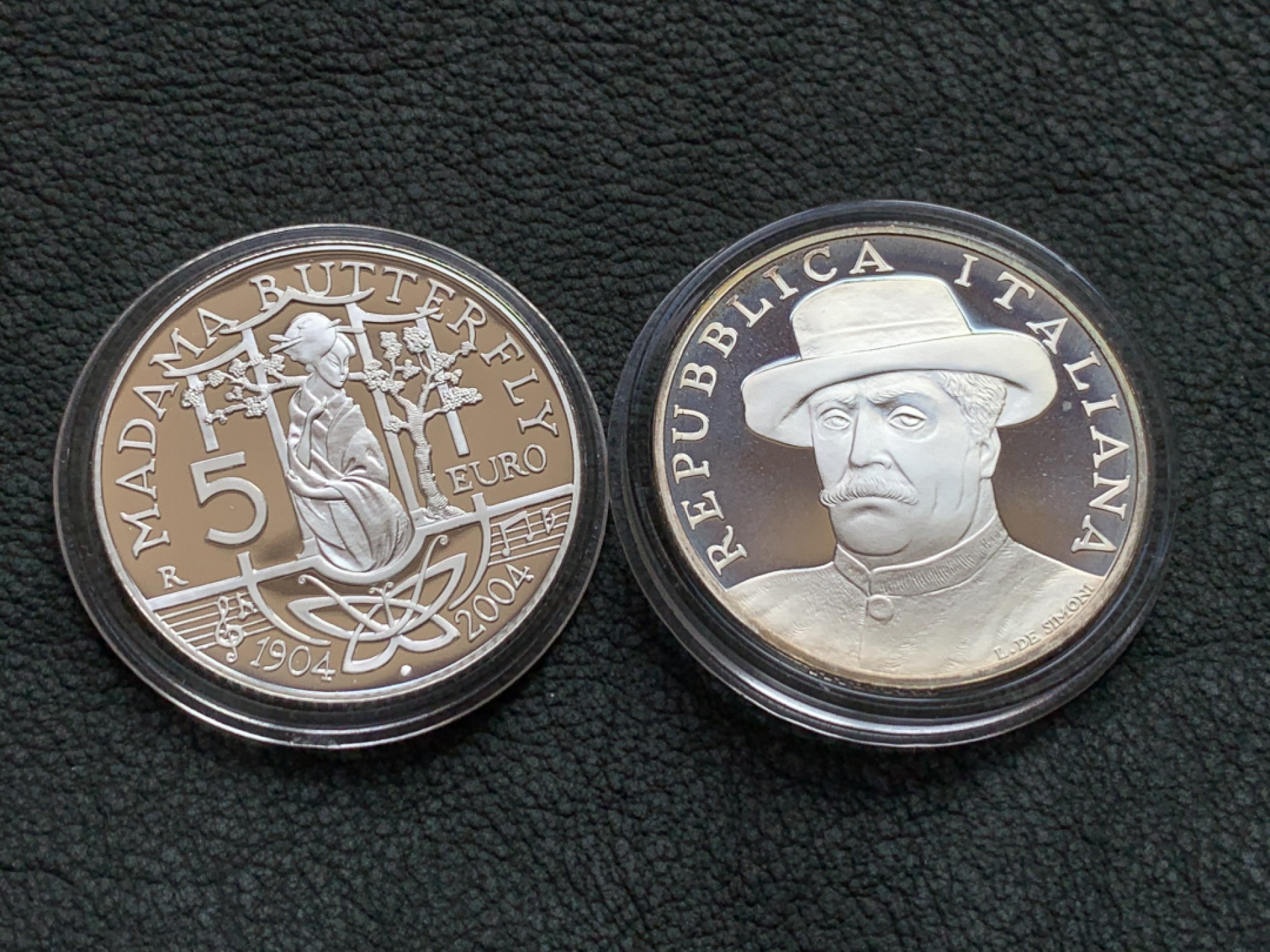 《竞宝斋》第140场-周日，周一，周四 3拍 (全场包邮) 意大利 2004年 克劳斯获奖币《蝴蝶夫人》精制制一对 925银18克+22克=40克 发行量 8000