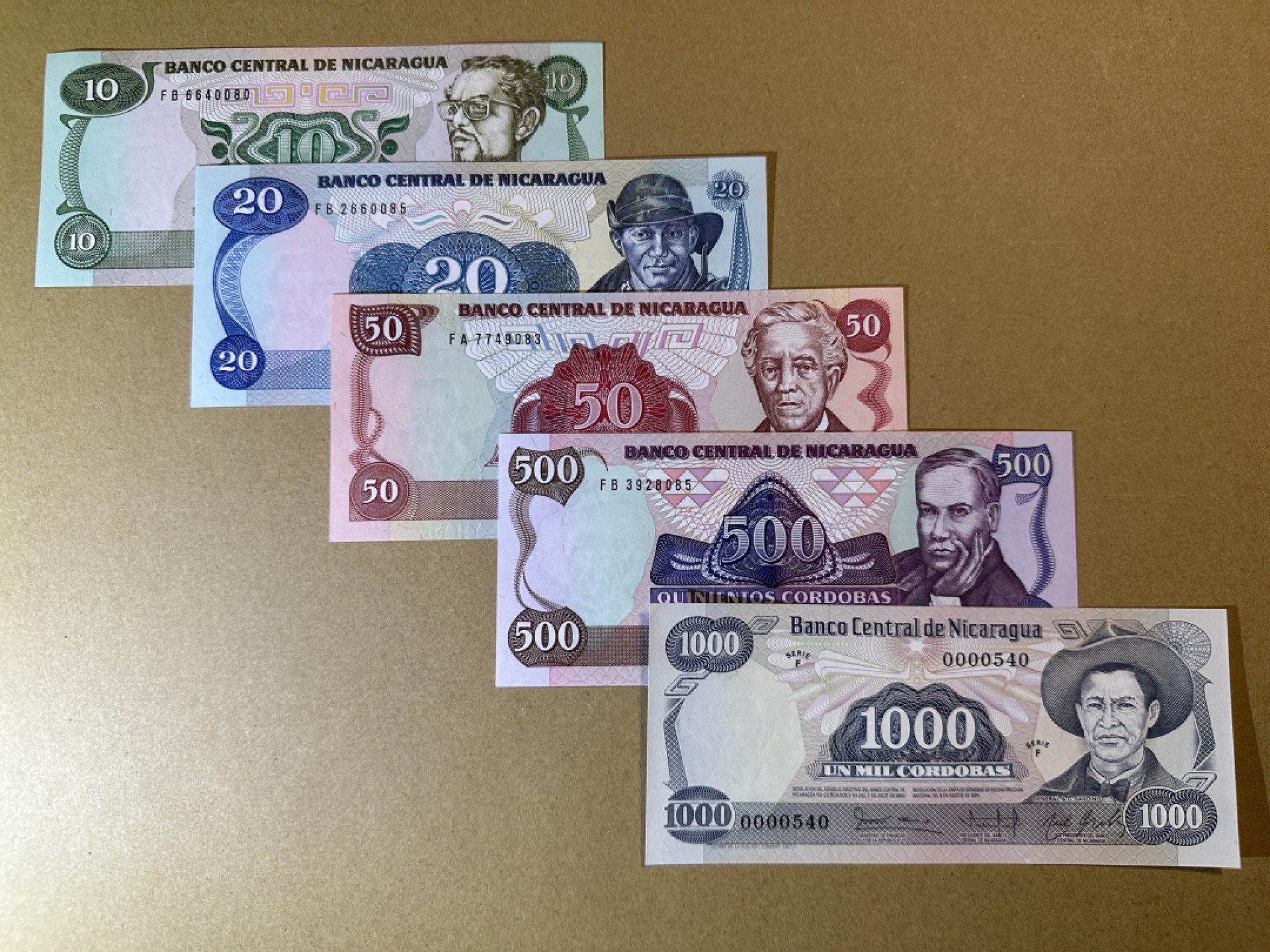 《张总收藏》92期——外币精品大会100拍 尼加拉瓜10-1000元5张 UNC 1985年版