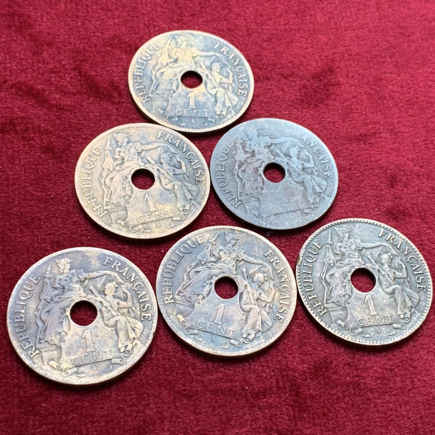 《竞宝斋》第140场-周日，周一，周四 3拍 (全场包邮) 法属印支早期百分之一带孔铜币 6枚一组