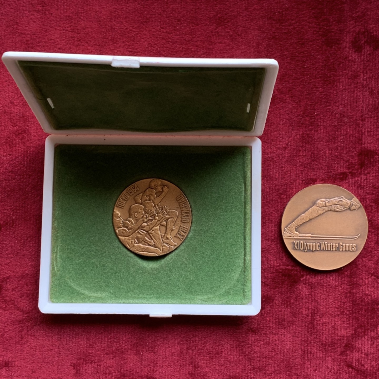 《竞宝斋》第140场-周日，周一，周四 3拍 (全场包邮) 日本奥运 铜章 一对