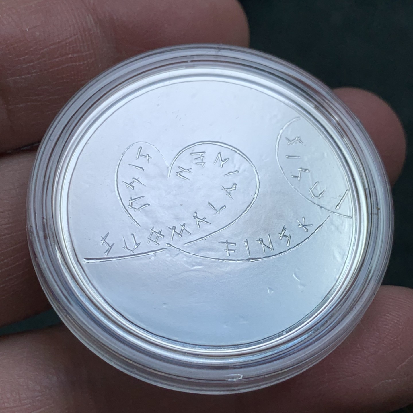 《竞宝斋》第140场-周日，周一，周四 3拍 (全场包邮) 芬兰2015年芬兰人的美德20欧纪念银币（原盒）  设计独特，稀少5000发行量 25.5克 925银