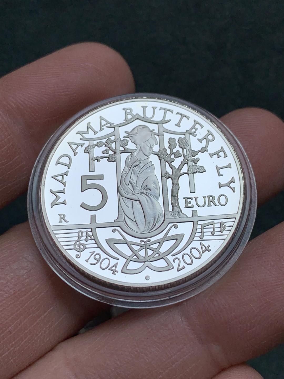 《竞宝斋》第140场-周日，周一，周四 3拍 (全场包邮) 意大利 2004年 克劳斯获奖币《蝴蝶夫人》精制制一对 925银18克+22克=40克 发行量 8000