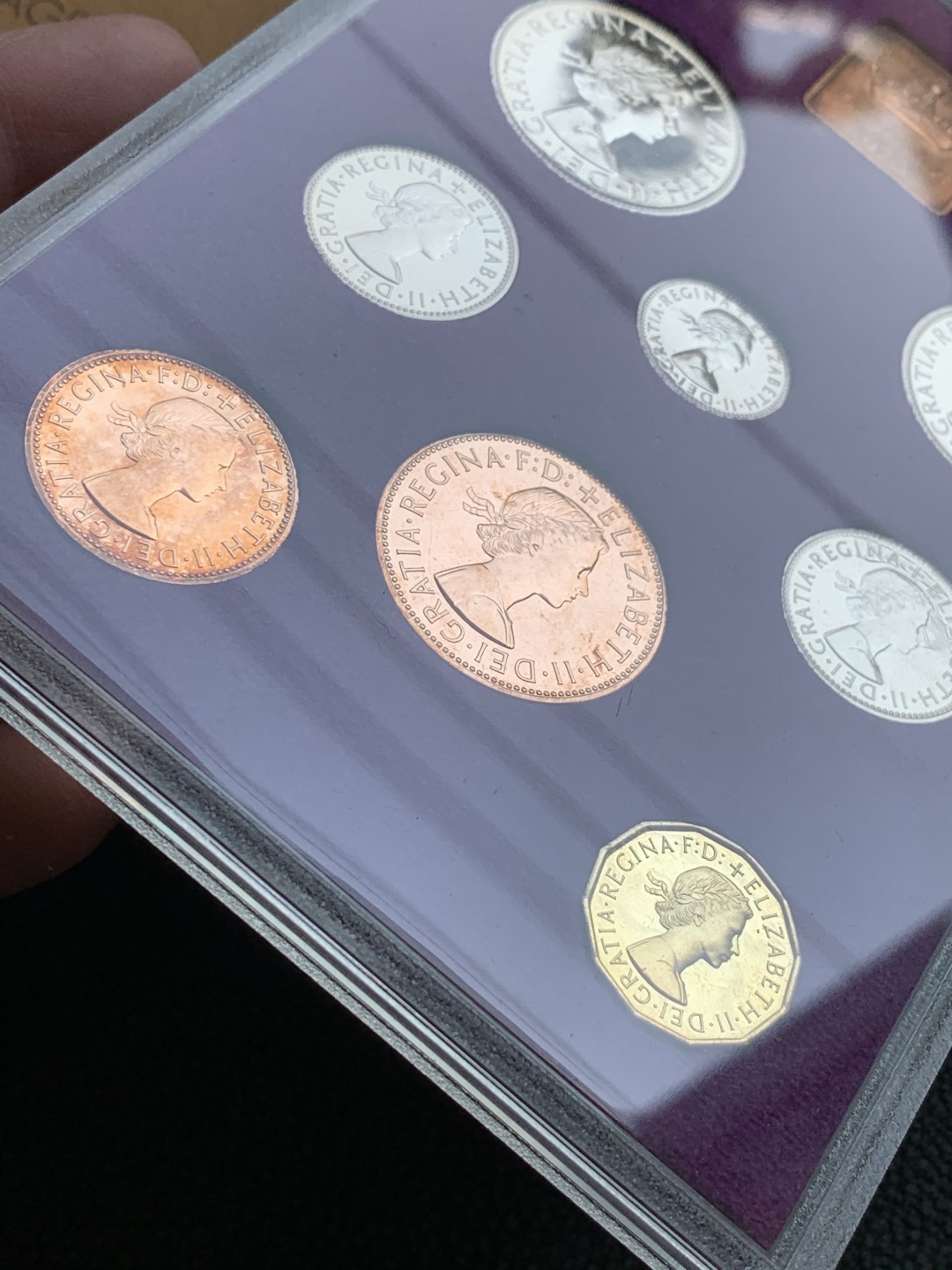 《竞宝斋》第140场-周日，周一，周四 3拍 (全场包邮) 英国 1970年 原盒原证 关门年份 英国12进制精制套币 最后一套12进制英国套币 随后发行的套币均为10进制新便士体系