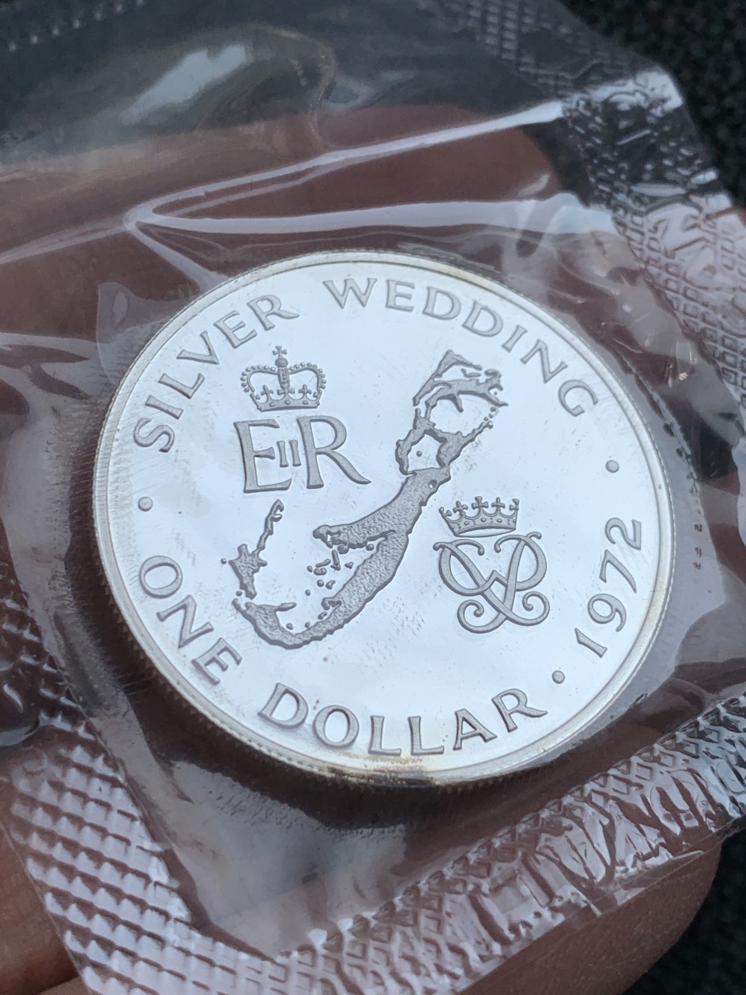 《竞宝斋》第140场-周日，周一，周四 3拍 (全场包邮) 百慕大1972年纪念女王1元精制银币原盒原膜