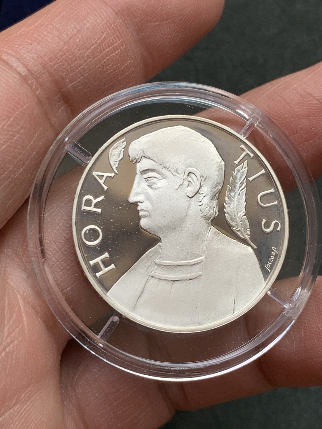 《竞宝斋》第140场-周日，周一，周四 3拍 (全场包邮) 意大利 1993年 “好的开始是成功的一半”罗马诗人 贺拉斯 1000里拉精制银币 原盒