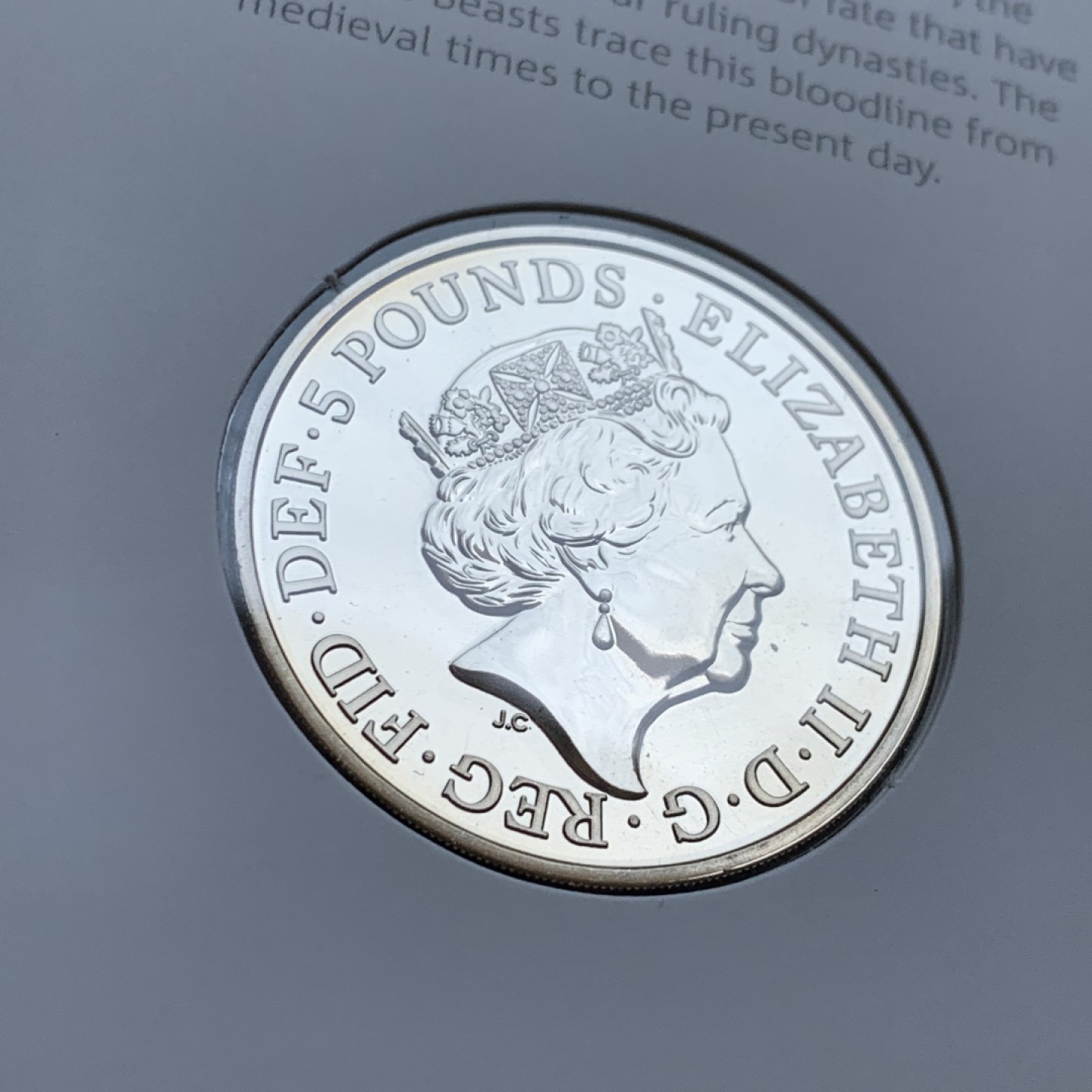 《竞宝斋》第140场-周日，周一，周四 3拍 (全场包邮) 英国2001年 英国皇家铸币局纪念封+英国2019年 英国5镑克朗型纪念币 威斯敏斯特十野兽之一（金雀花王朝的猎鹰）