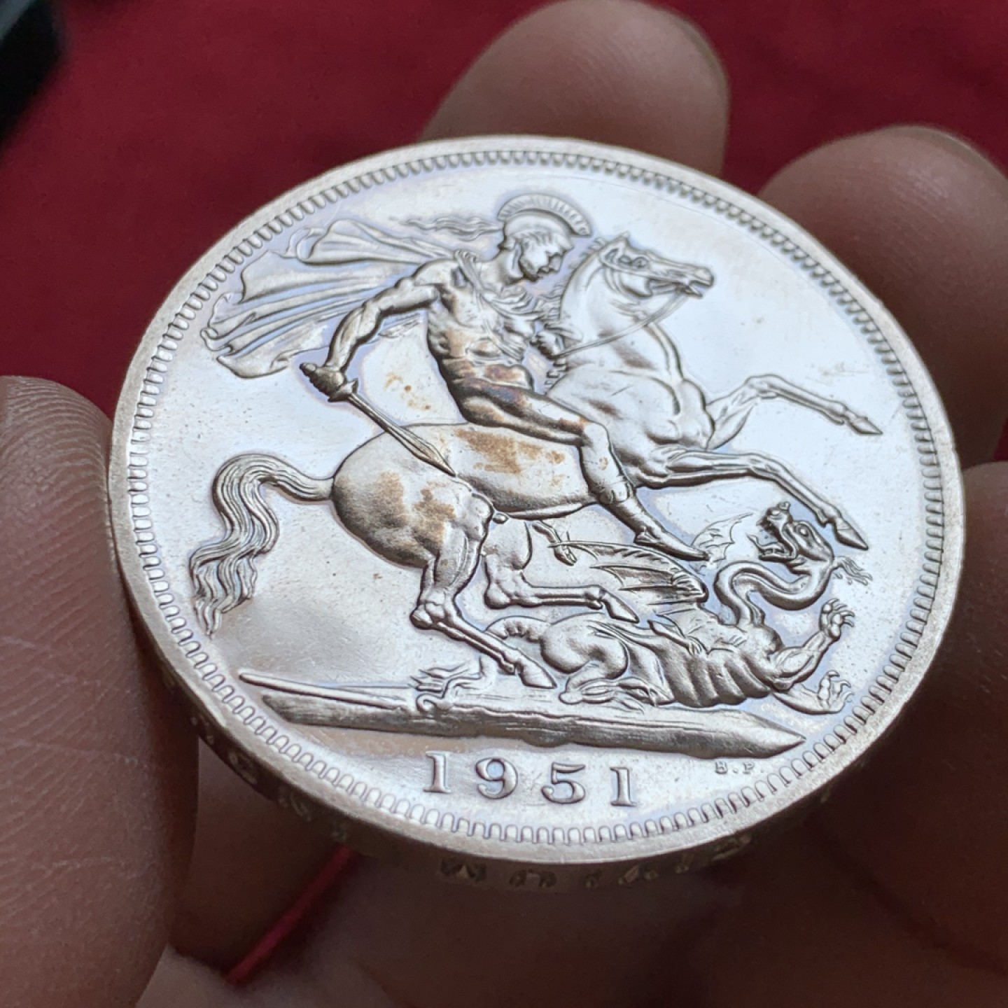 《竞宝斋》第140场-周日，周一，周四 3拍 (全场包邮) 英国 1951年 乔治六世 最后的马剑 克朗镍马剑 绿盒带证书