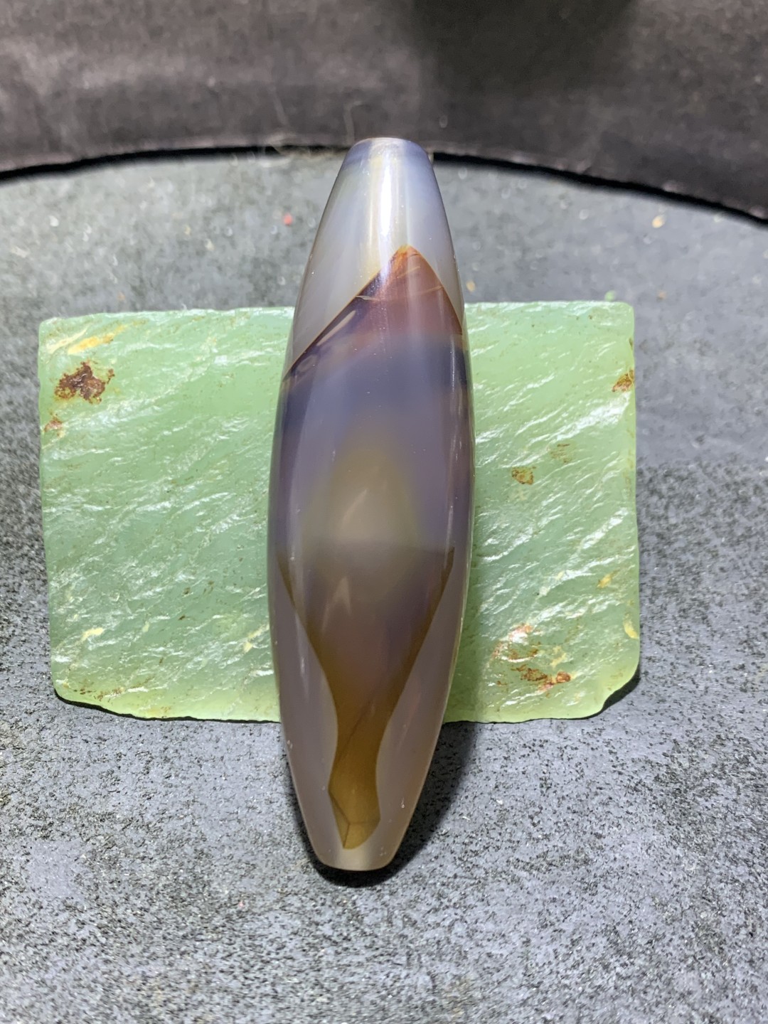 精美高玉化天珠型巴西玛瑙立体纹大桶珠一个，