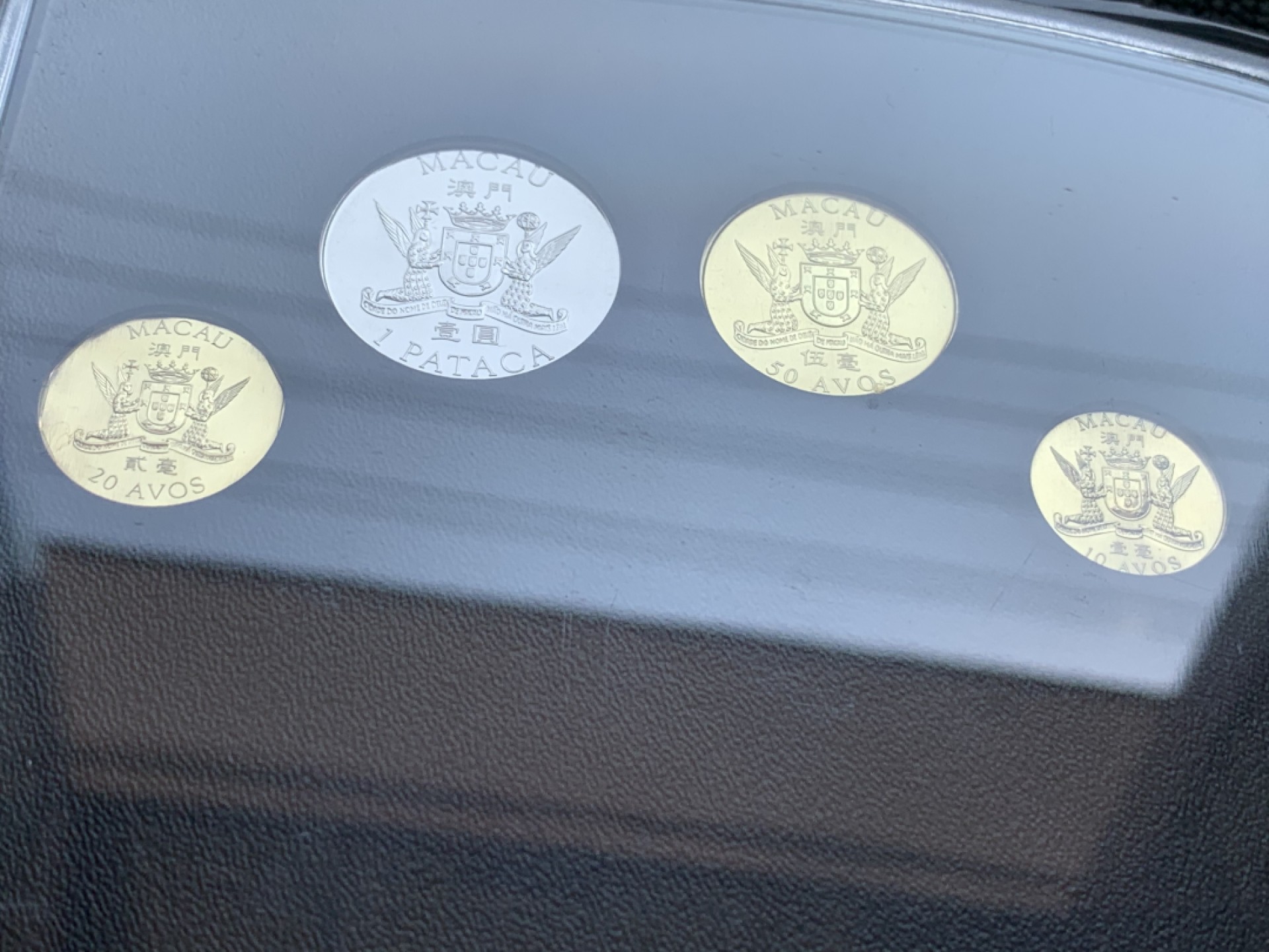 《竞宝斋》第140场-周日，周一，周四 3拍 (全场包邮) 澳门1999年回归纪念币一套