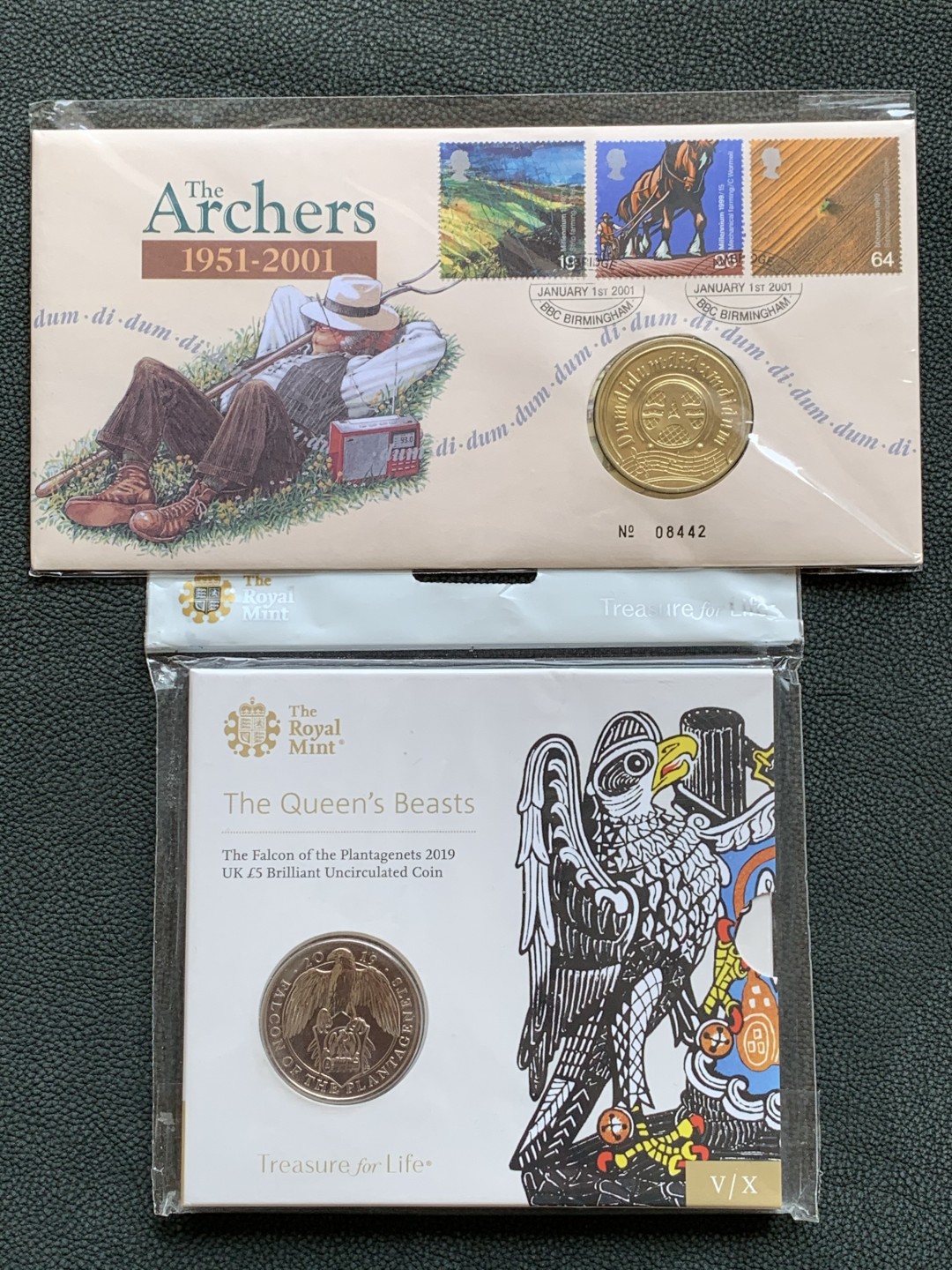 《竞宝斋》第140场-周日，周一，周四 3拍 (全场包邮) 英国2001年 英国皇家铸币局纪念封+英国2019年 英国5镑克朗型纪念币 威斯敏斯特十野兽之一（金雀花王朝的猎鹰）