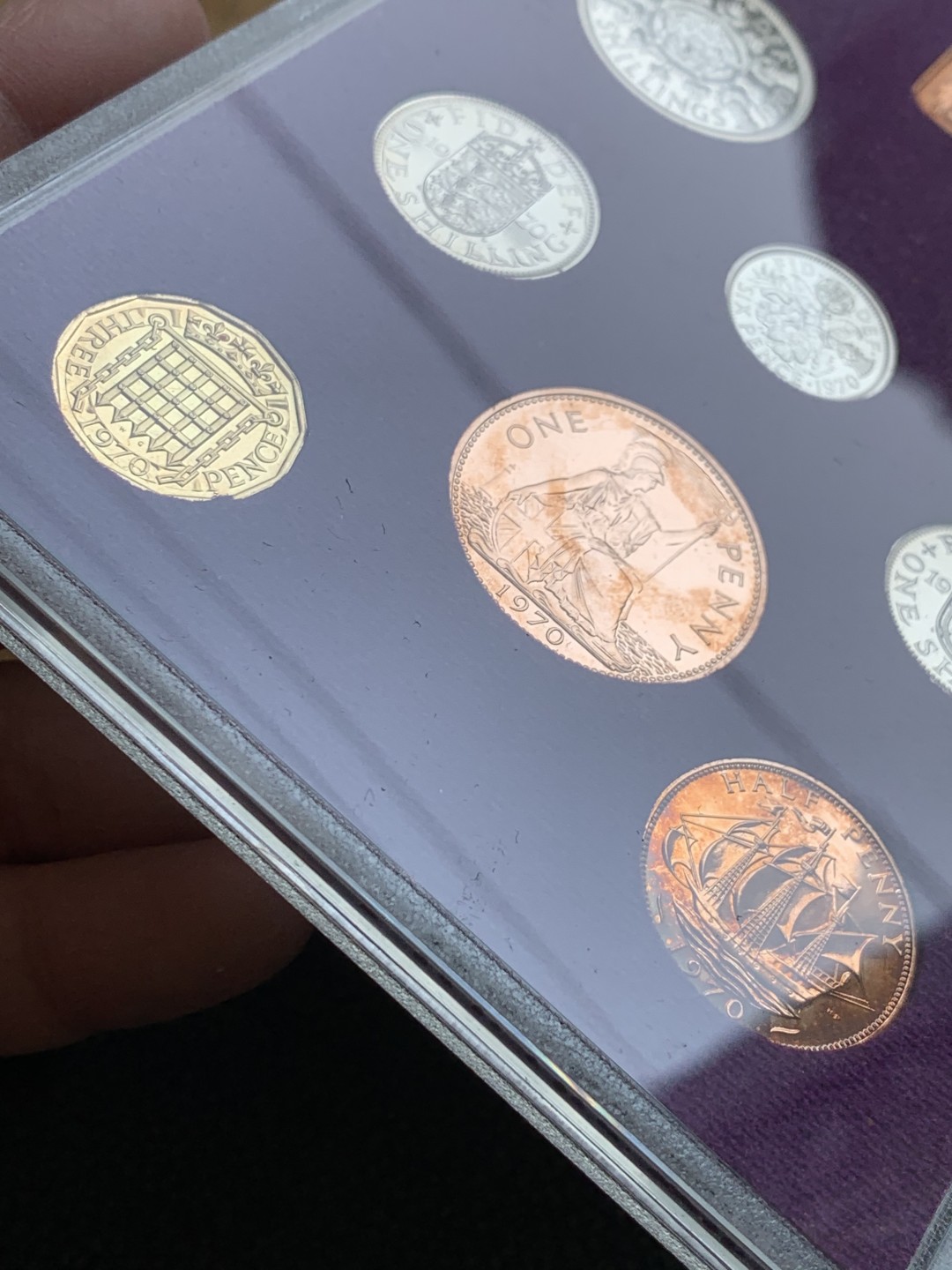 《竞宝斋》第140场-周日，周一，周四 3拍 (全场包邮) 英国 1970年 原盒原证 关门年份 英国12进制精制套币 最后一套12进制英国套币 随后发行的套币均为10进制新便士体系