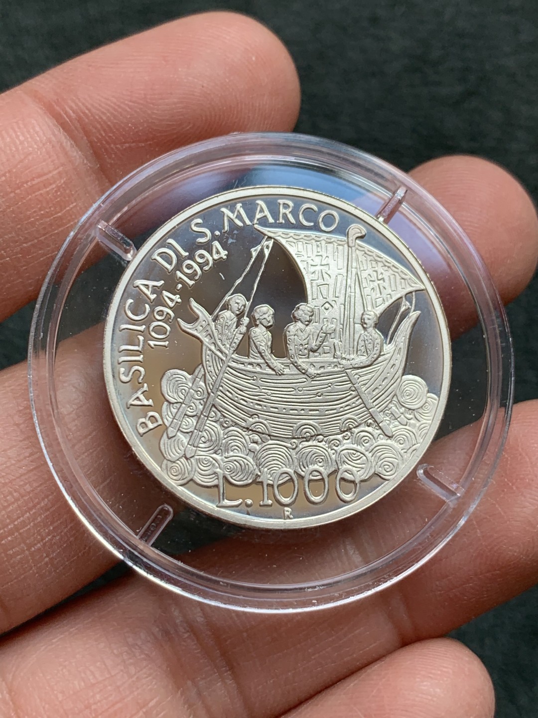 《竞宝斋》第140场-周日，周一，周四 3拍 (全场包邮) 意大利 1994年 圣马可教堂 900周年 1000里拉纪念银币 精制原盒
