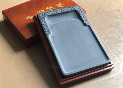 《凤翥鸾翔》旧藏龙潭老坑歙砚古龙砚 - 《凤翥鸾翔》旧藏龙潭老坑歙砚古龙砚