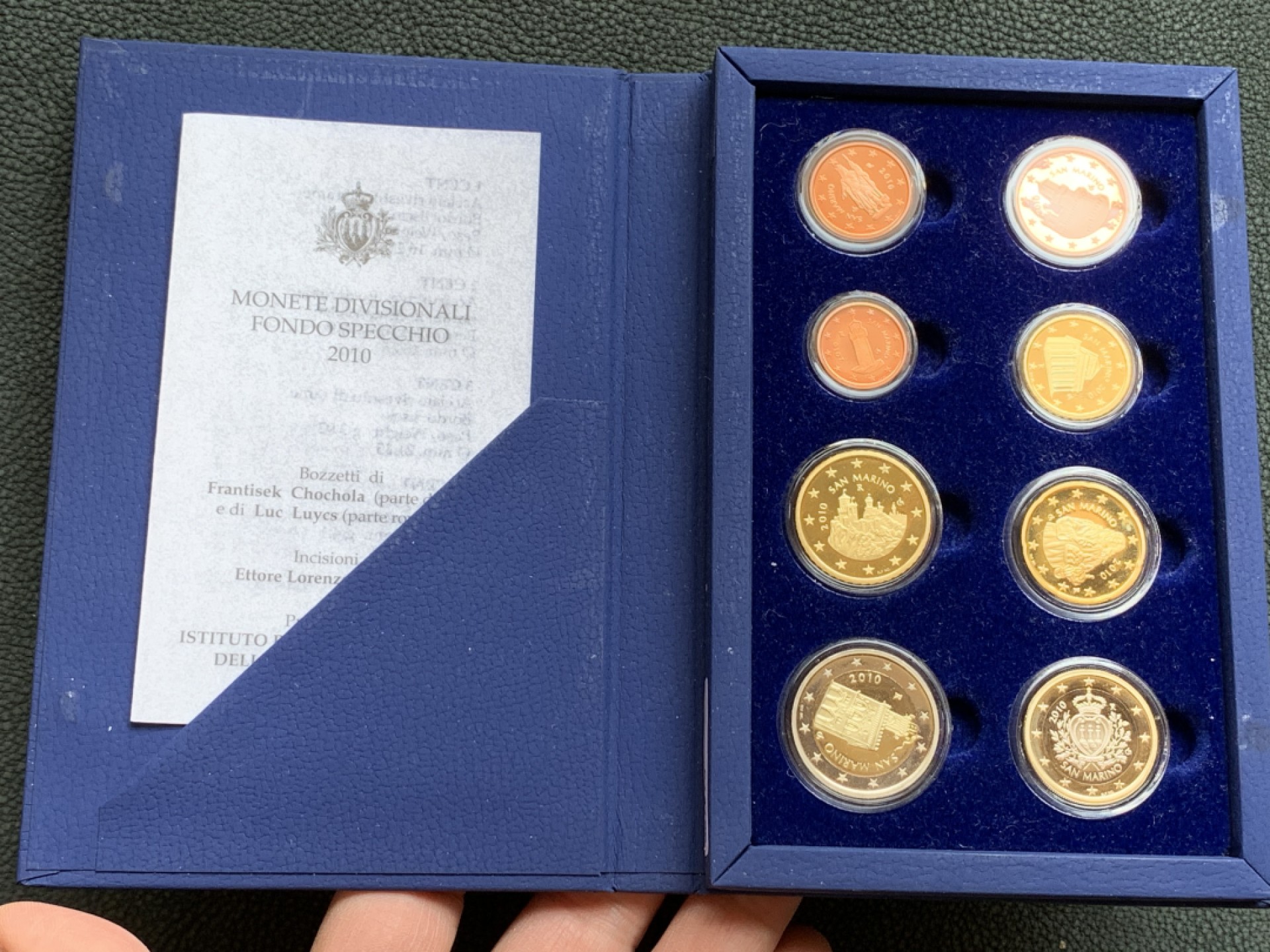 《竞宝斋》第140场-周日，周一，周四 3拍 (全场包邮) 圣马力诺 2010年 精制 套币 少见品种 状态非常好