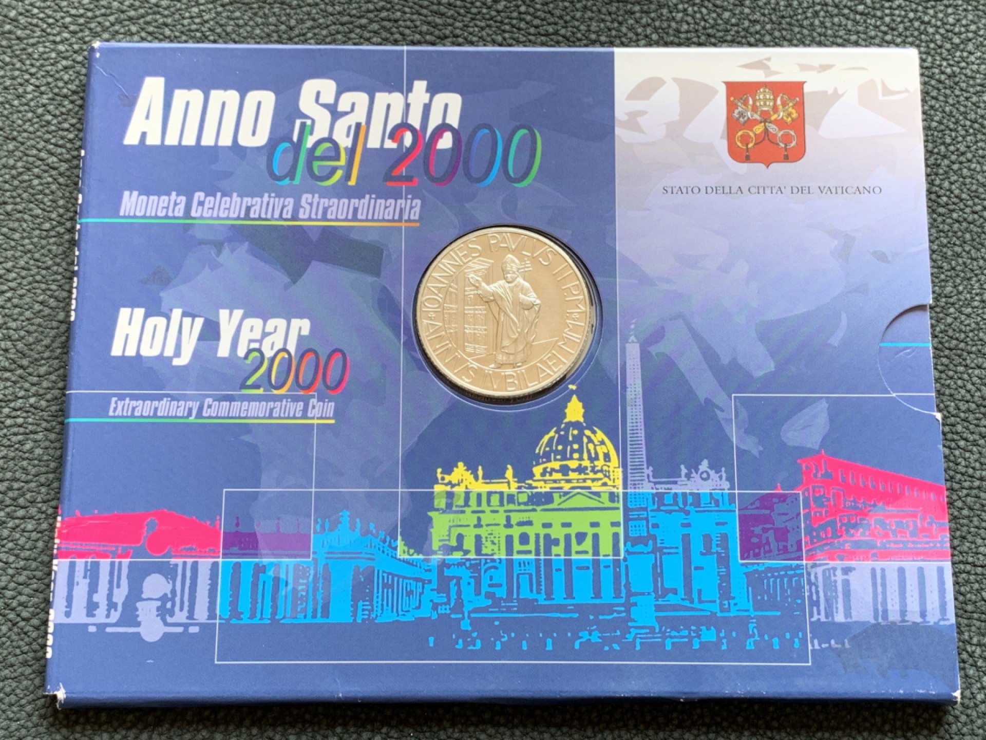 《竞宝斋》第140场-周日，周一，周四 3拍 (全场包邮) 梵蒂冈 2000年 跨世纪 2000里拉 银币 正面为打开圣门 背面代表三位一体