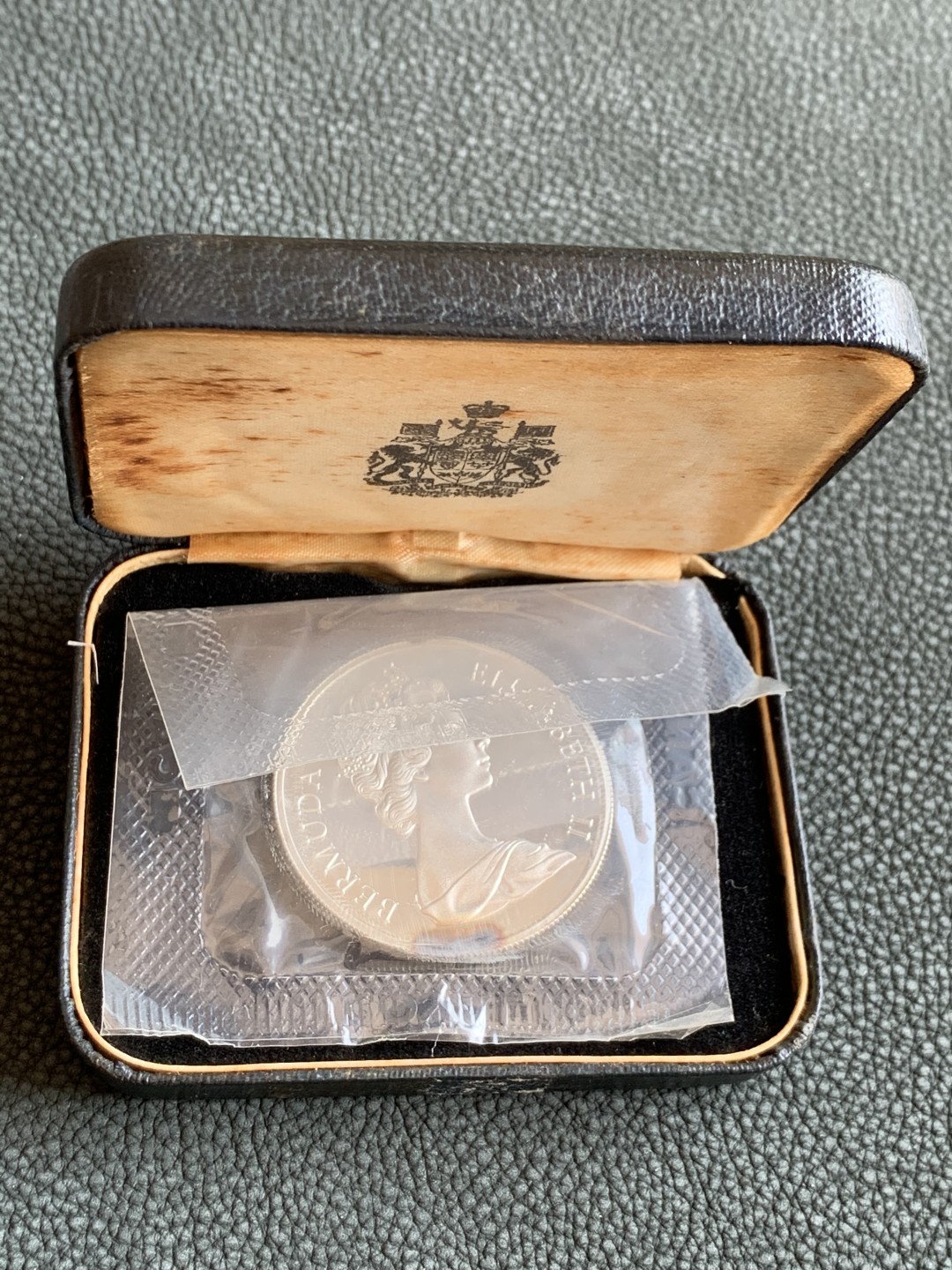 《竞宝斋》第140场-周日，周一，周四 3拍 (全场包邮) 百慕大1972年纪念女王1元精制银币原盒原膜