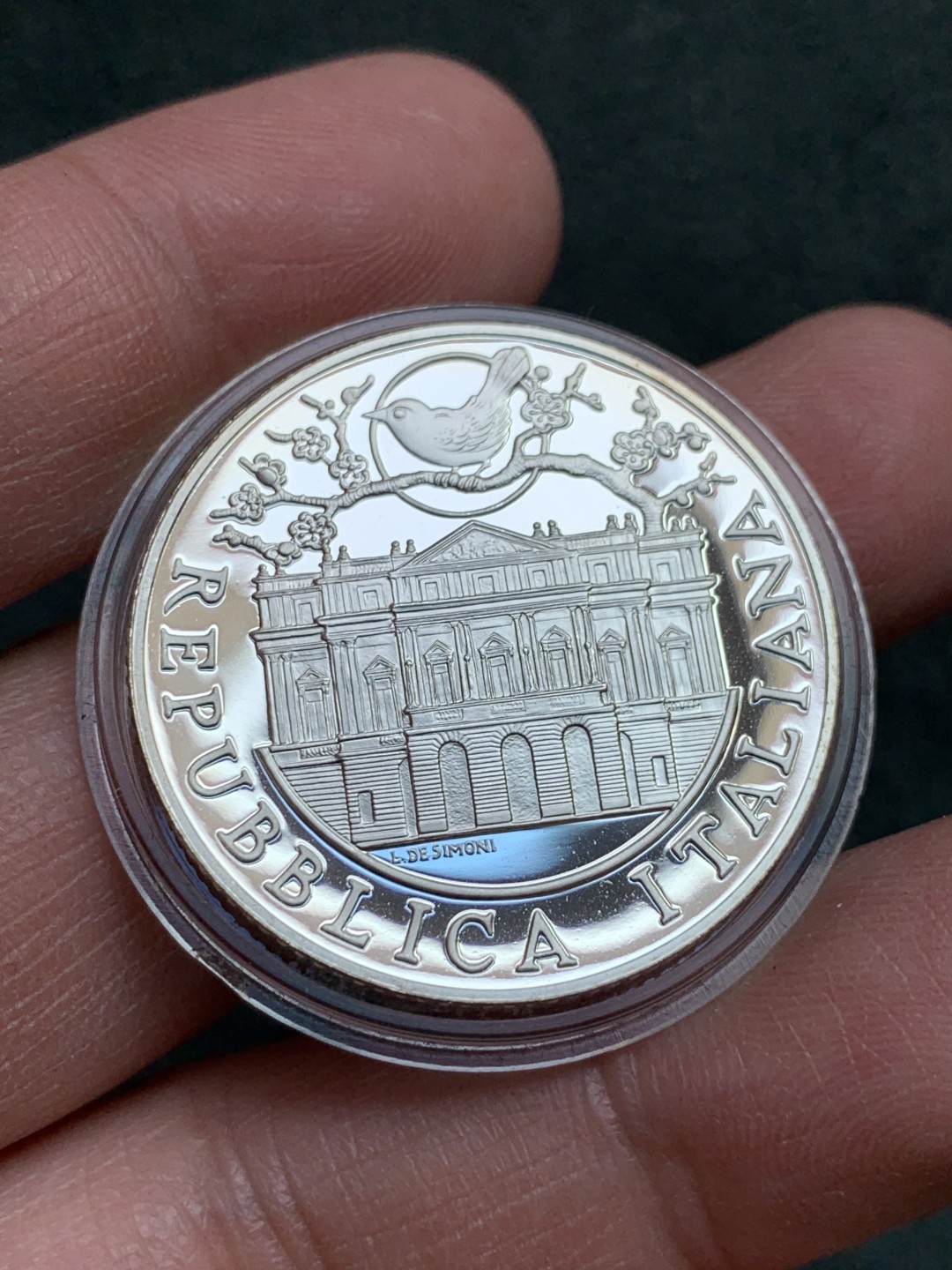 《竞宝斋》第140场-周日，周一，周四 3拍 (全场包邮) 意大利 2004年 克劳斯获奖币《蝴蝶夫人》精制制一对 925银18克+22克=40克 发行量 8000