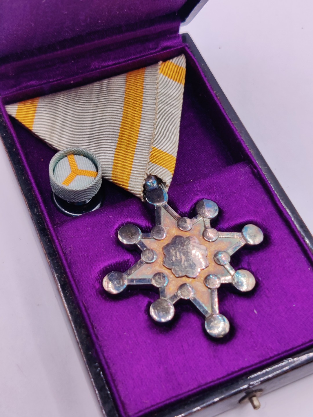 全场0元起拍 第36期 咸鱼国勋章拍卖专场 3月8日（周三）下午6：00开始 日本八等瑞宝章 银制带盒略