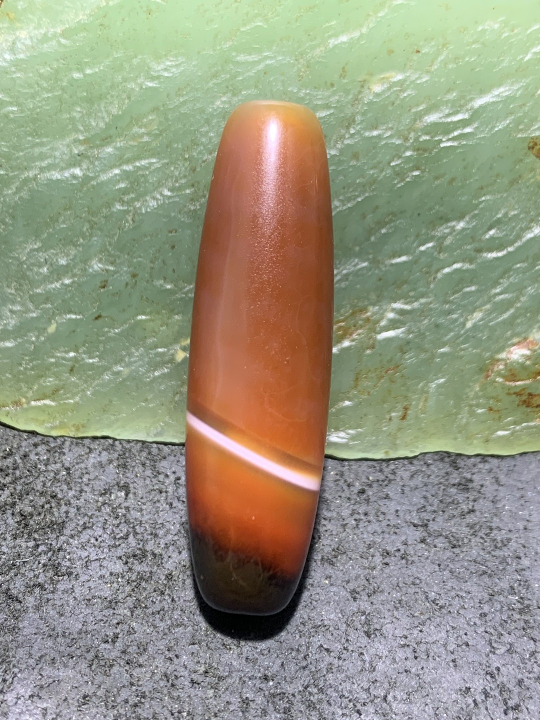 精美高玉化缠丝玛瑙桶珠一颗，